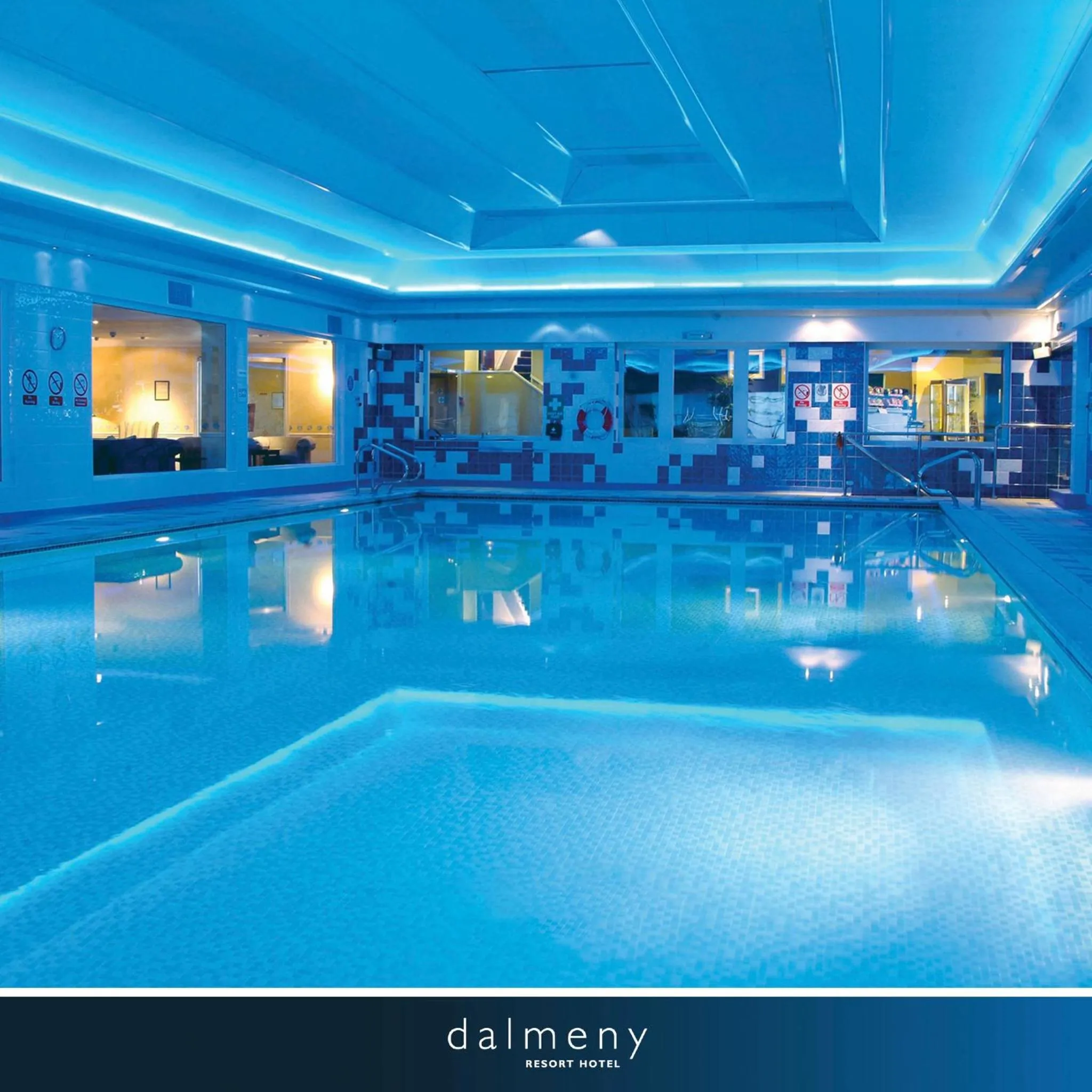 Swimming pool in Dalmeny Hotel