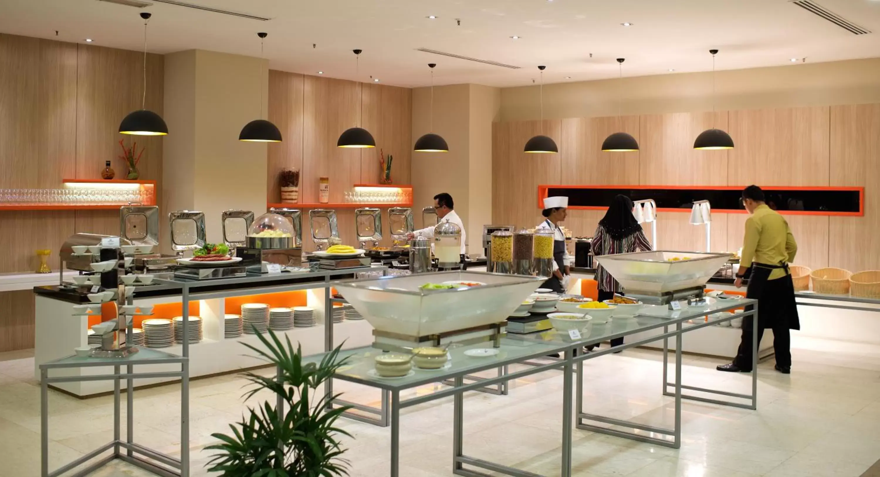 Restaurant/places to eat in Hotel Royal Kuala Lumpur Restaurant/places to eat in Hotel Royal Kuala Lumpur