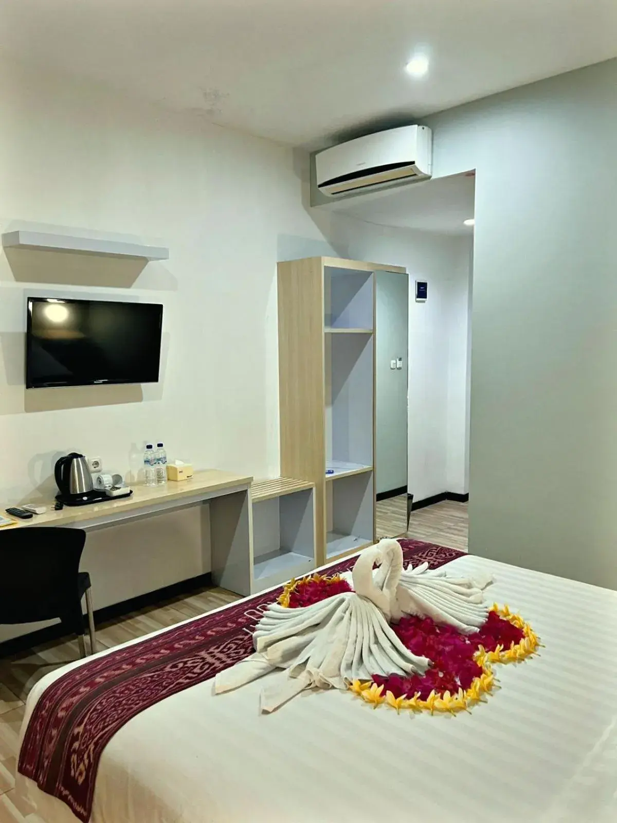 Bed in Matahari Hotel Labuan Bajo Bed in Matahari Hotel Labuan Bajo