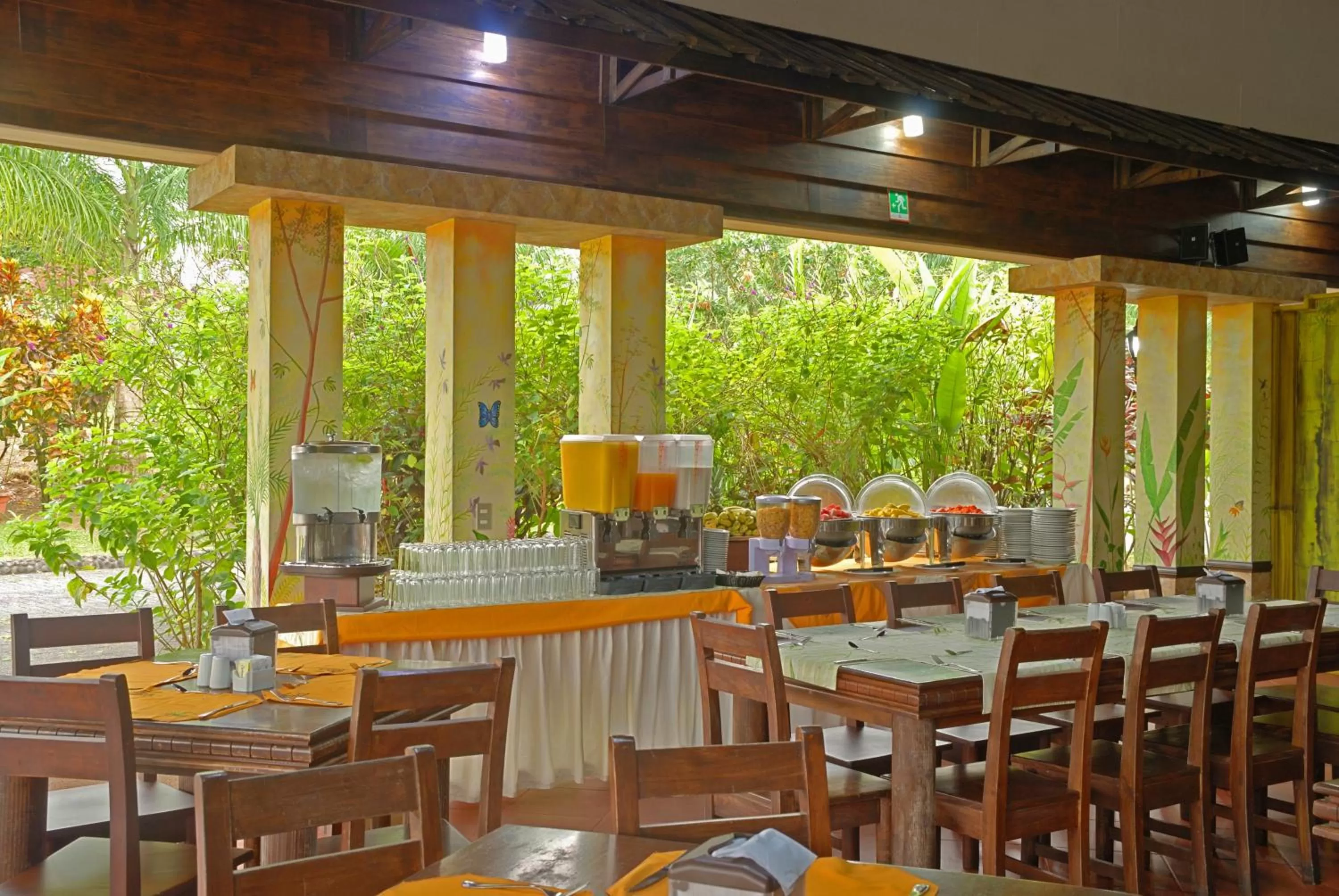 Restaurant/places to eat in Volcano Lodge, Hotel & Thermal Experience