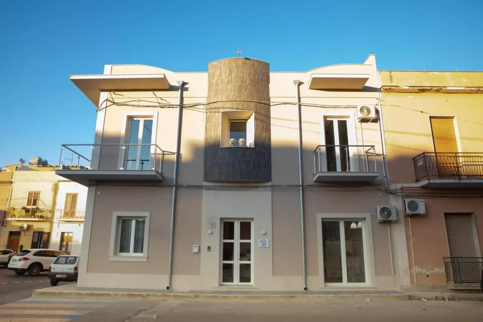 Property Building in Largo Sicilia B&B