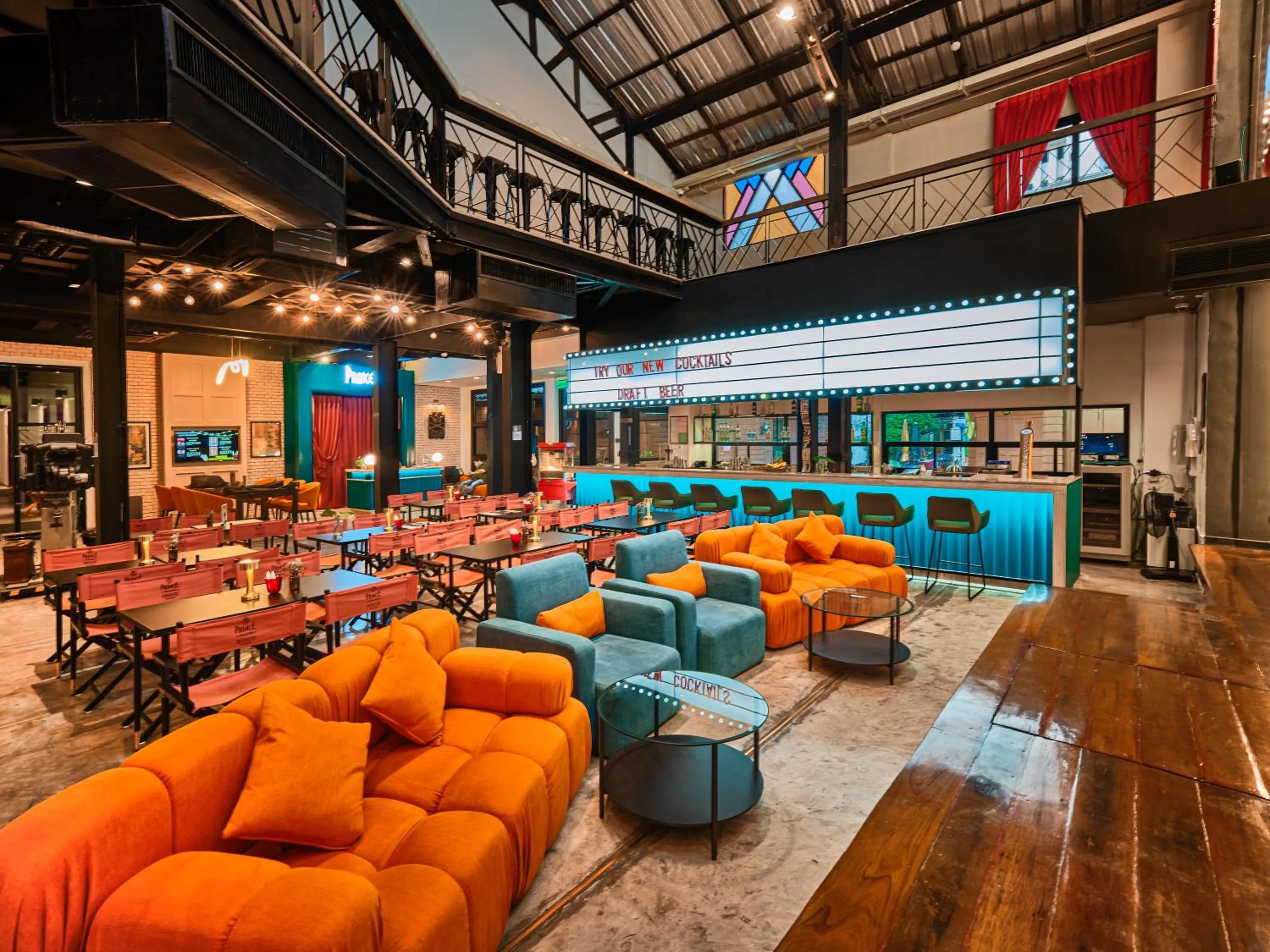 Restaurant/places to eat in Prince Theatre Heritage Stay Hostel - Silom