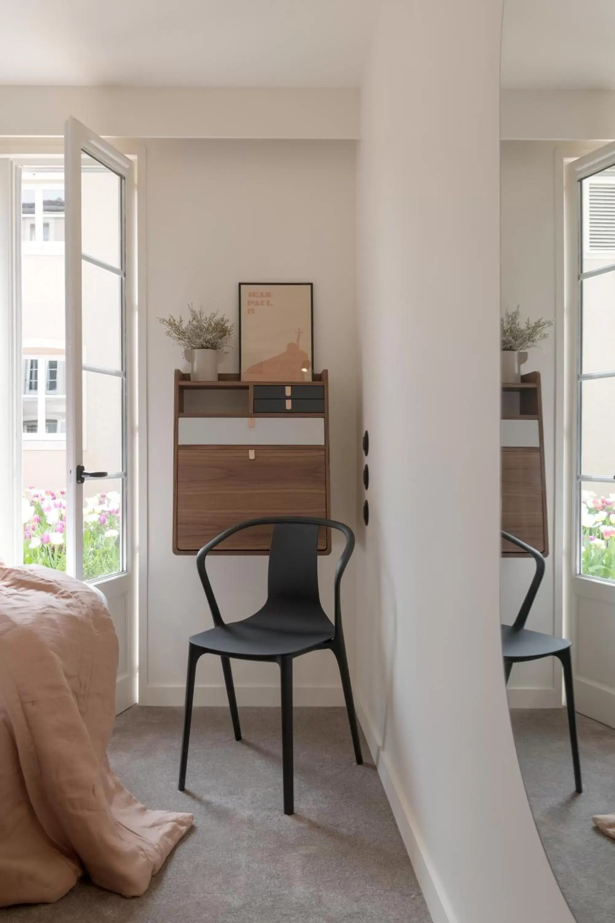 Seating area in Hôtel Le Prieuré