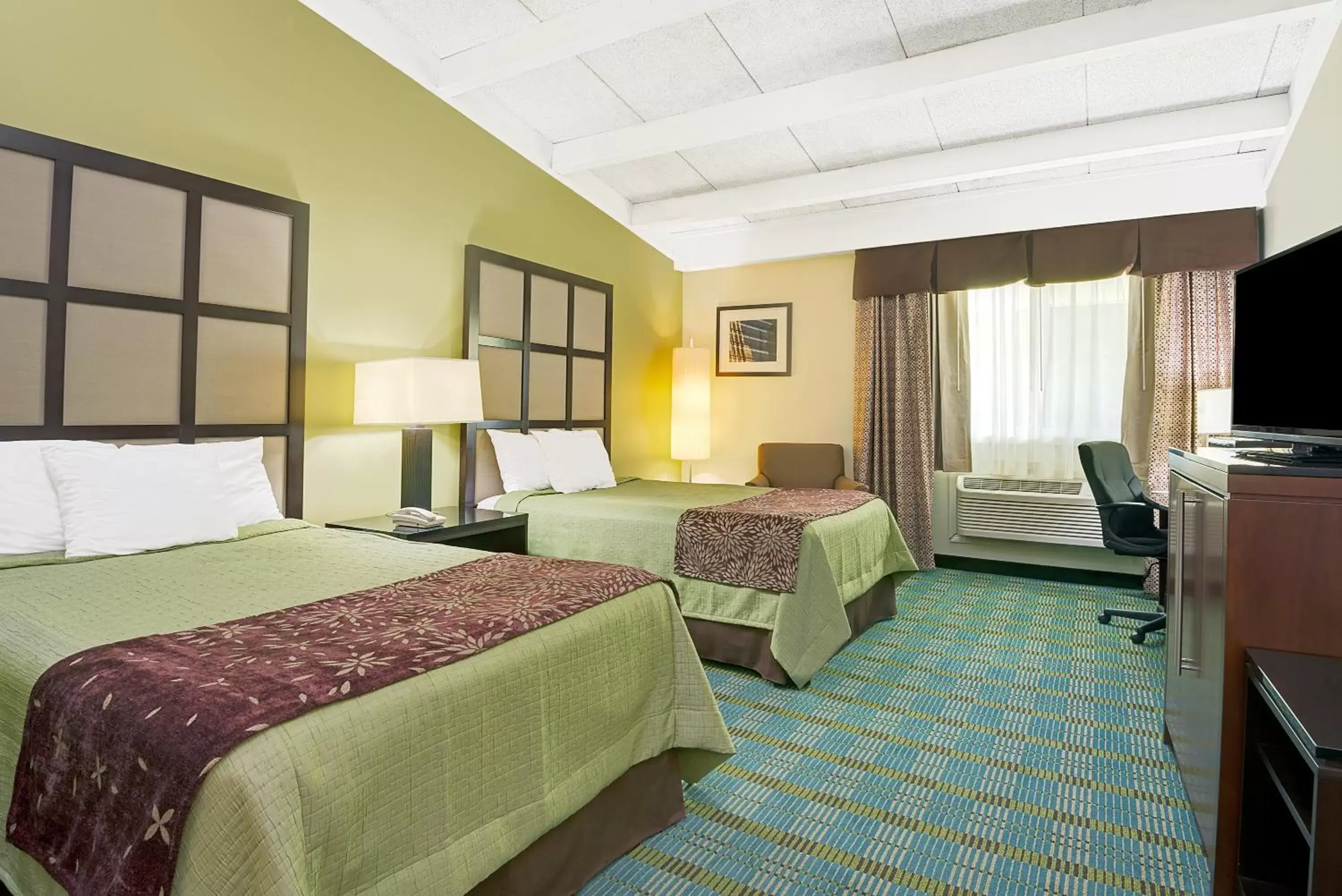 Bedroom, Bed in Days Inn by Wyndham Southington