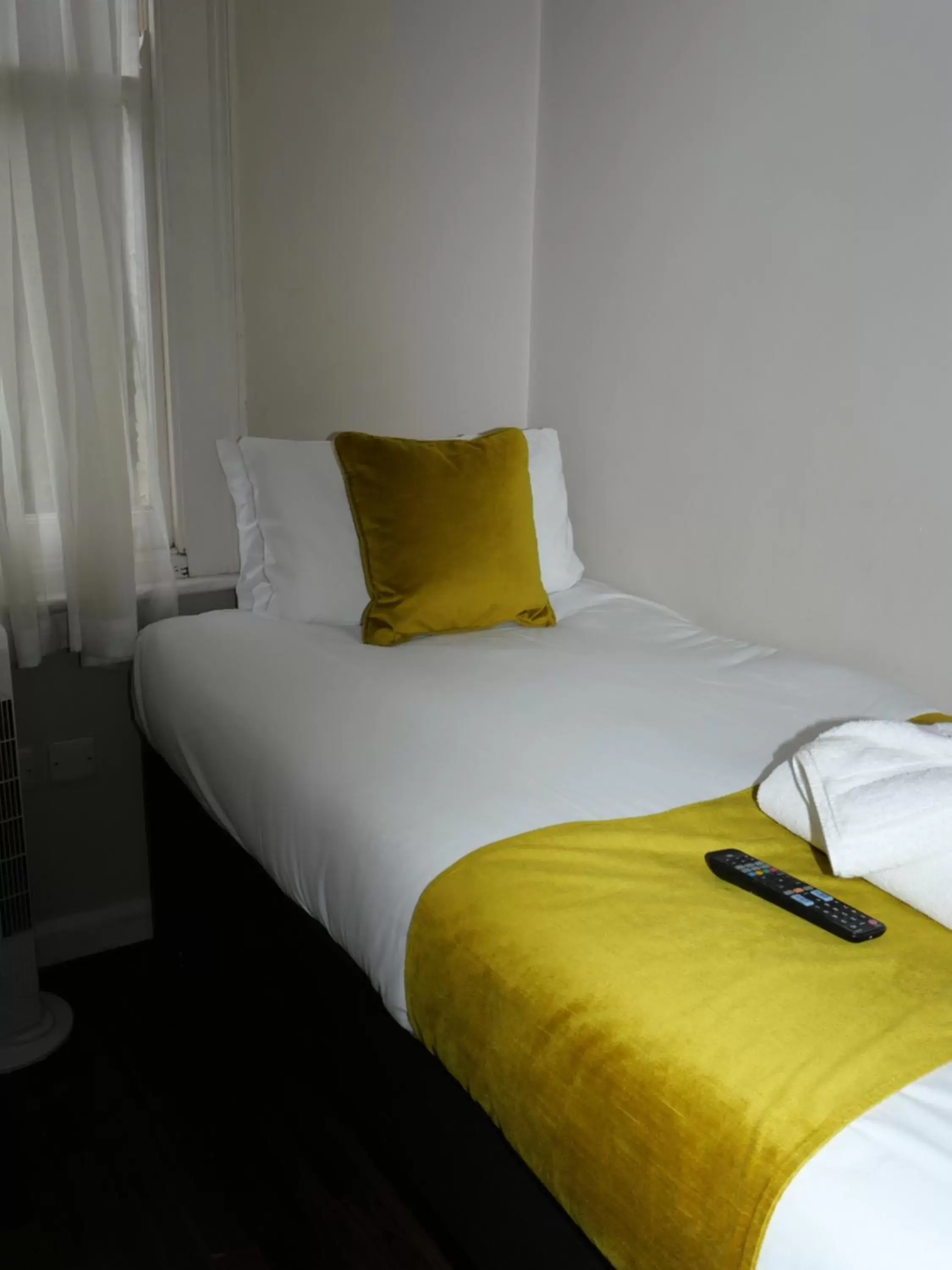 Bedroom, Bed in Bloomsbury Palace Hotel