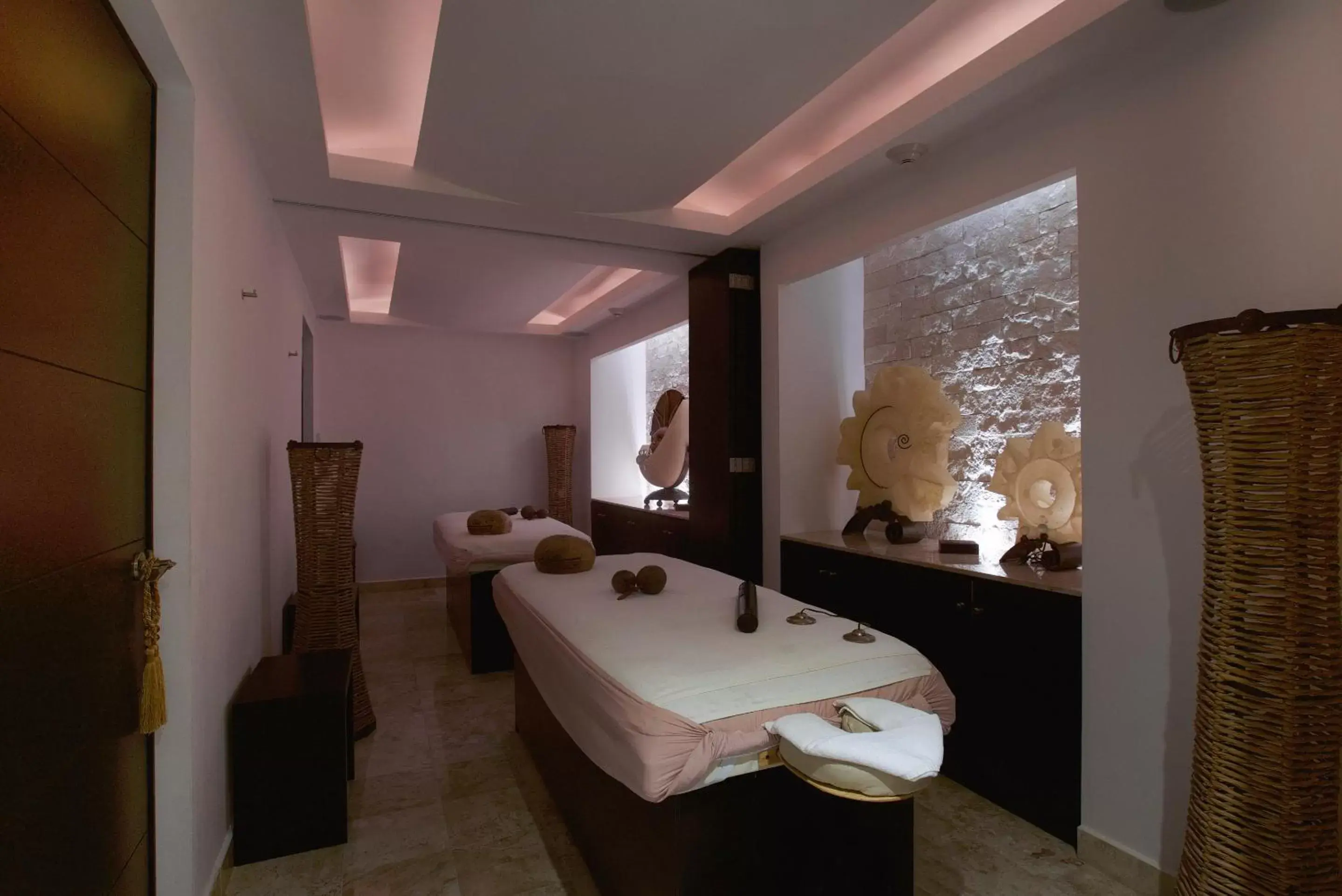 Massage in Krystal Cancun