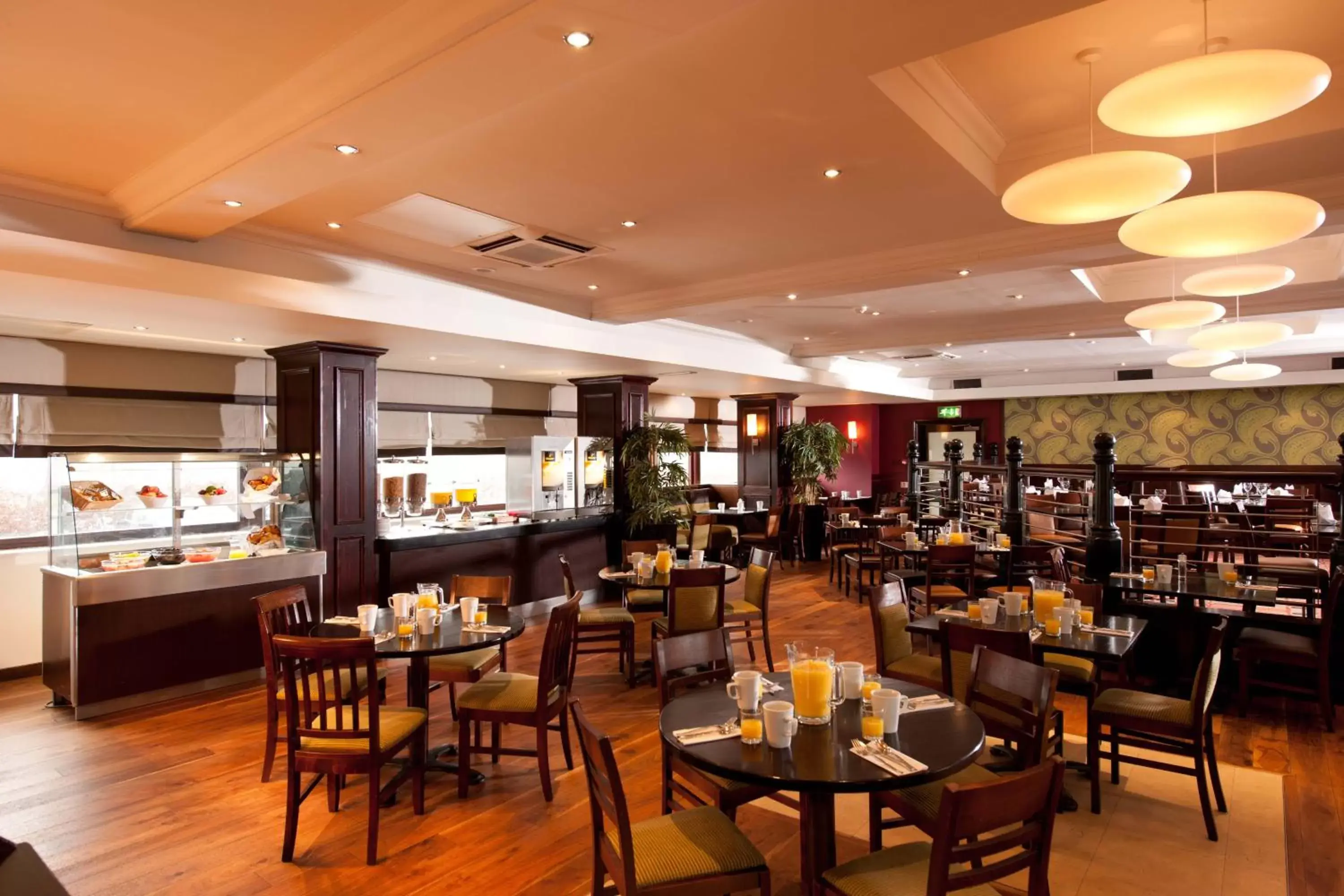 Restaurant/Places to Eat in Leonardo Inn Glasgow West End