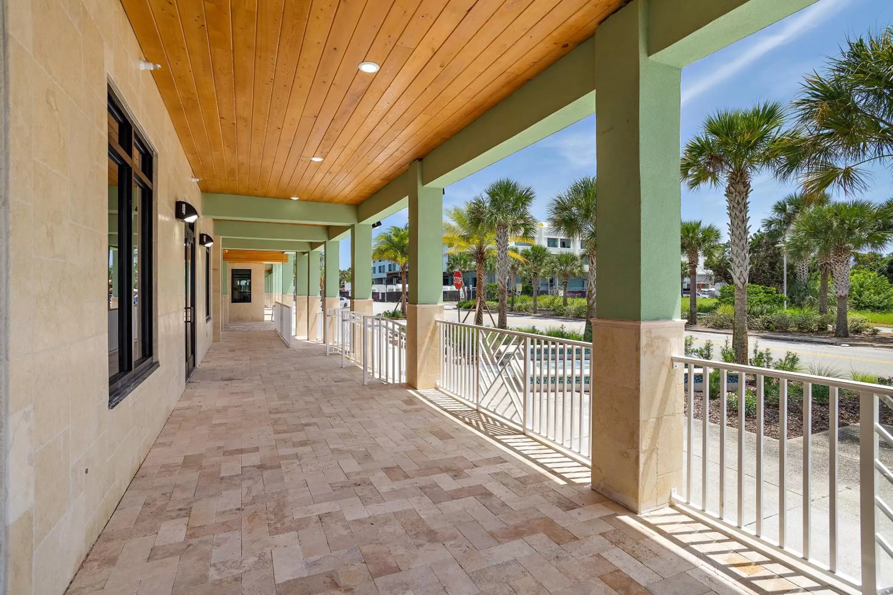 Property building, Balcony/Terrace in Holiday Inn Express St. Augustine - Vilano Beach, an IHG Hotel