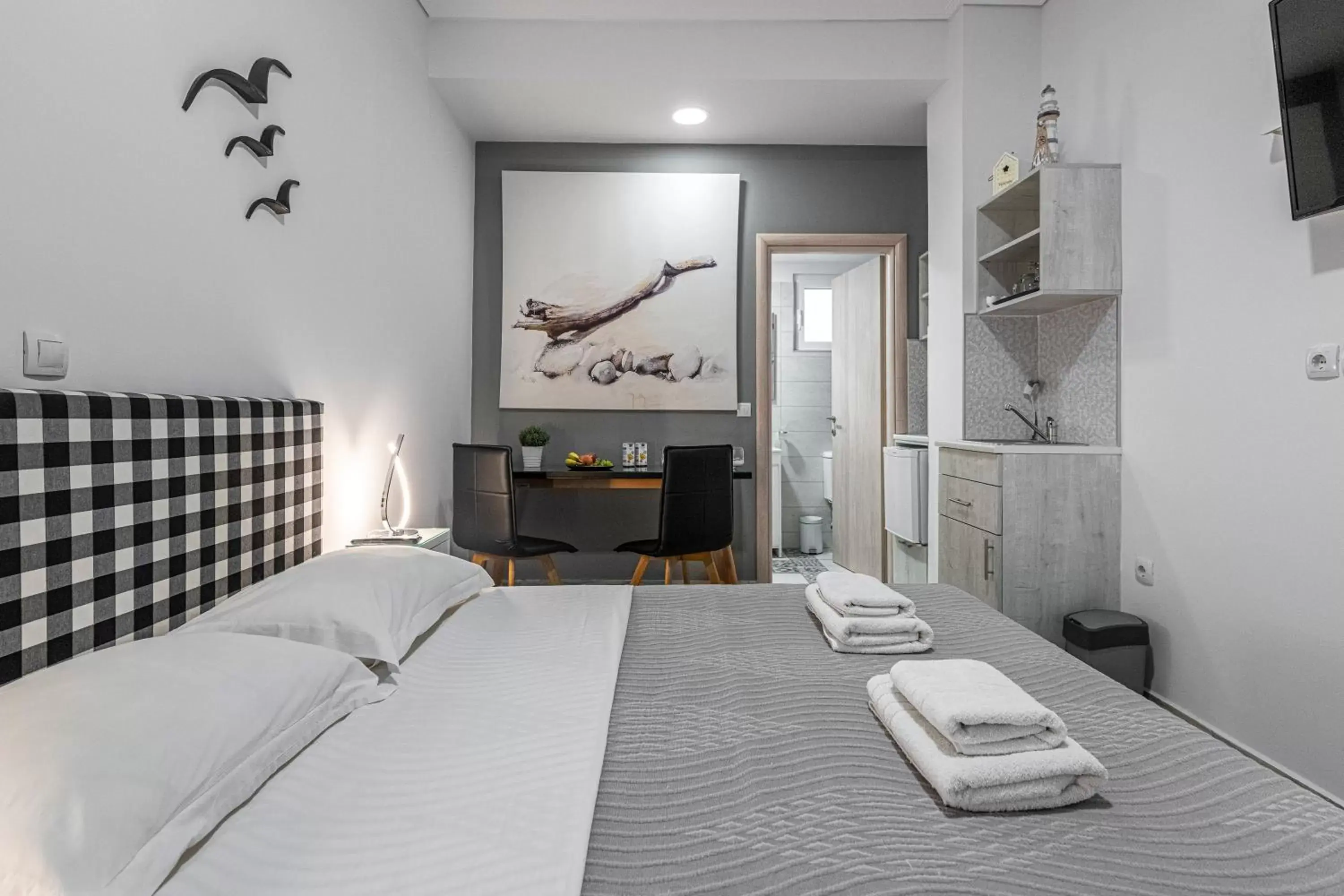 Bed in Comfort Stay Airport Studios - FREE shuttle from the Athens airport