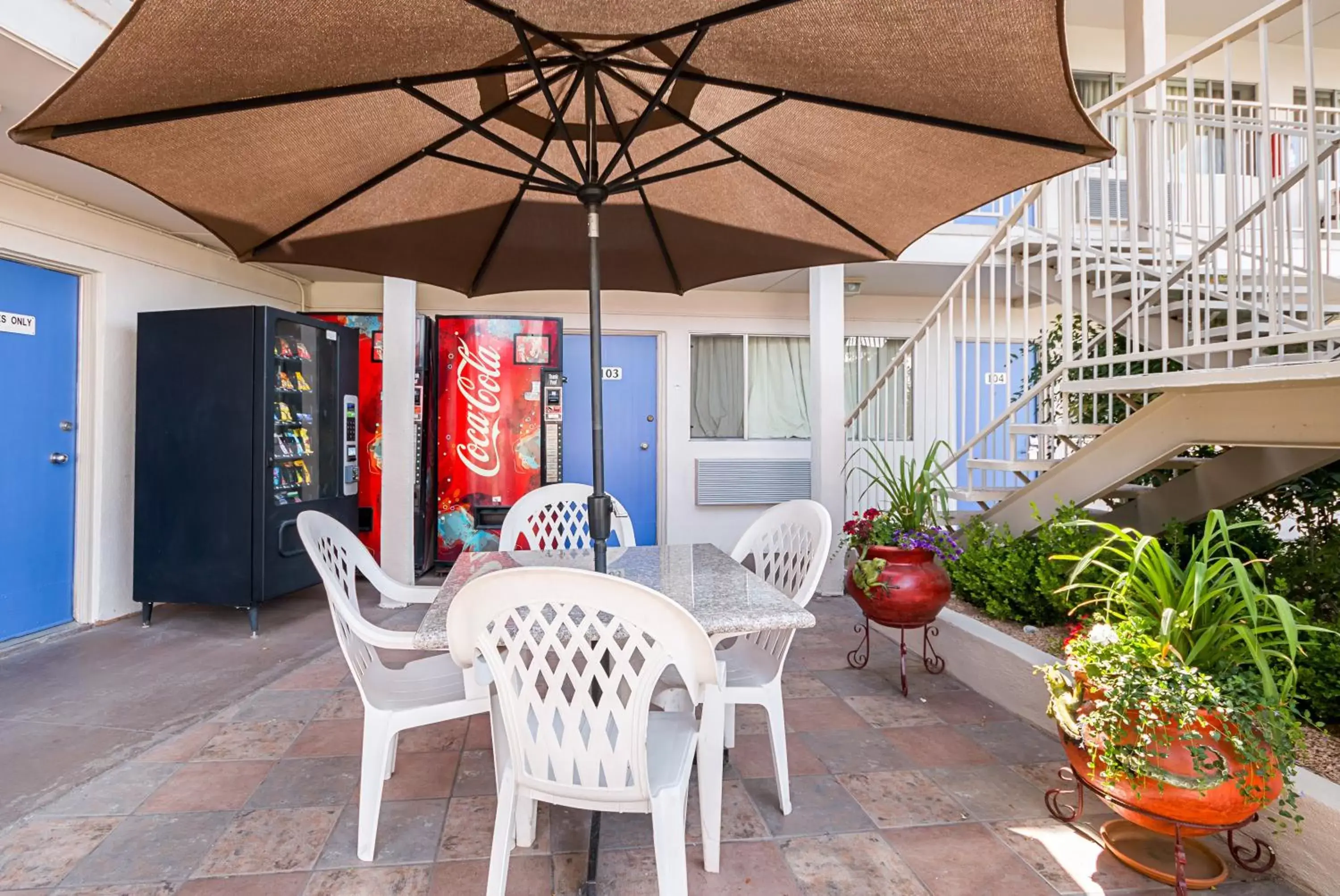 Patio, Patio/Outdoor Area in Motel 6-El Paso, TX - Airport - Fort Bliss