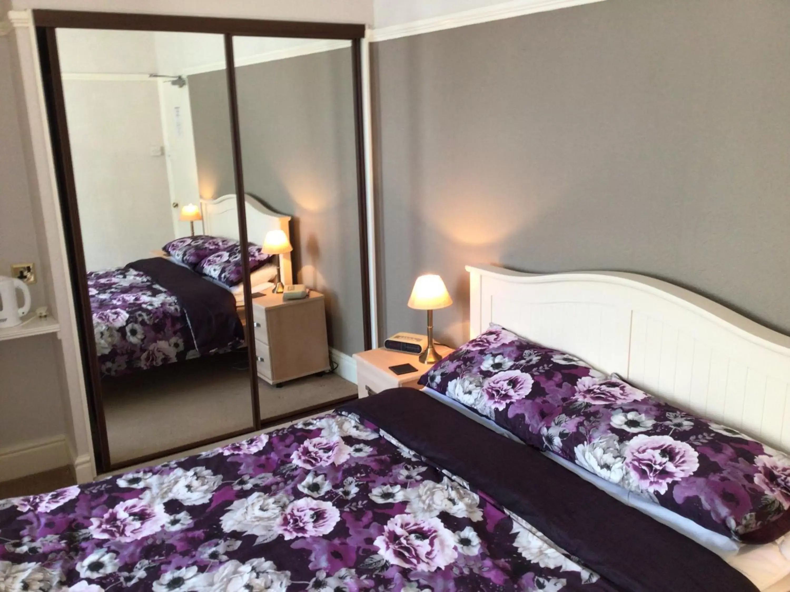 Bedroom, Bed in Southbourne Guest House