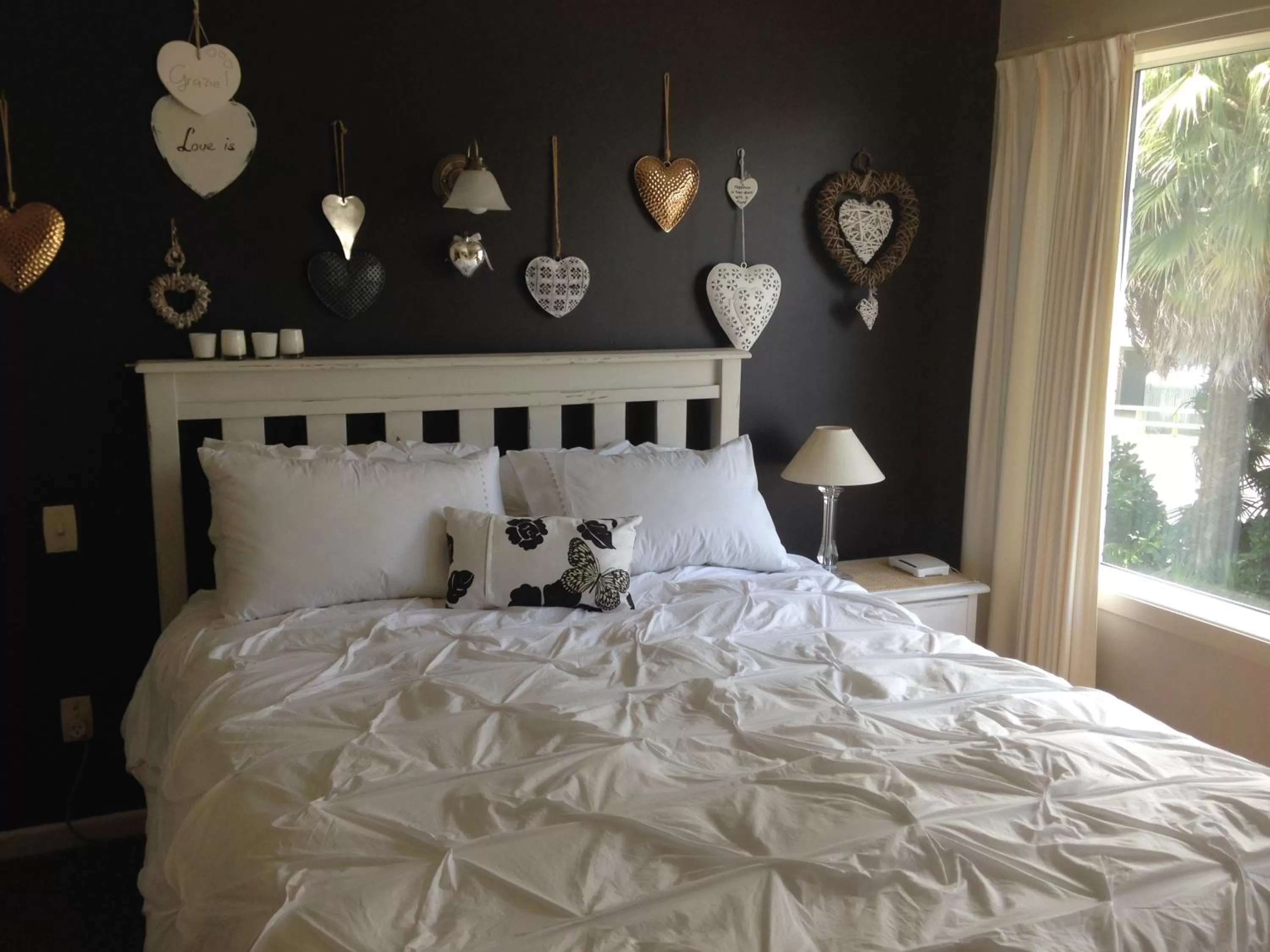 Photo of the whole room, Bed in Beach Side B & B