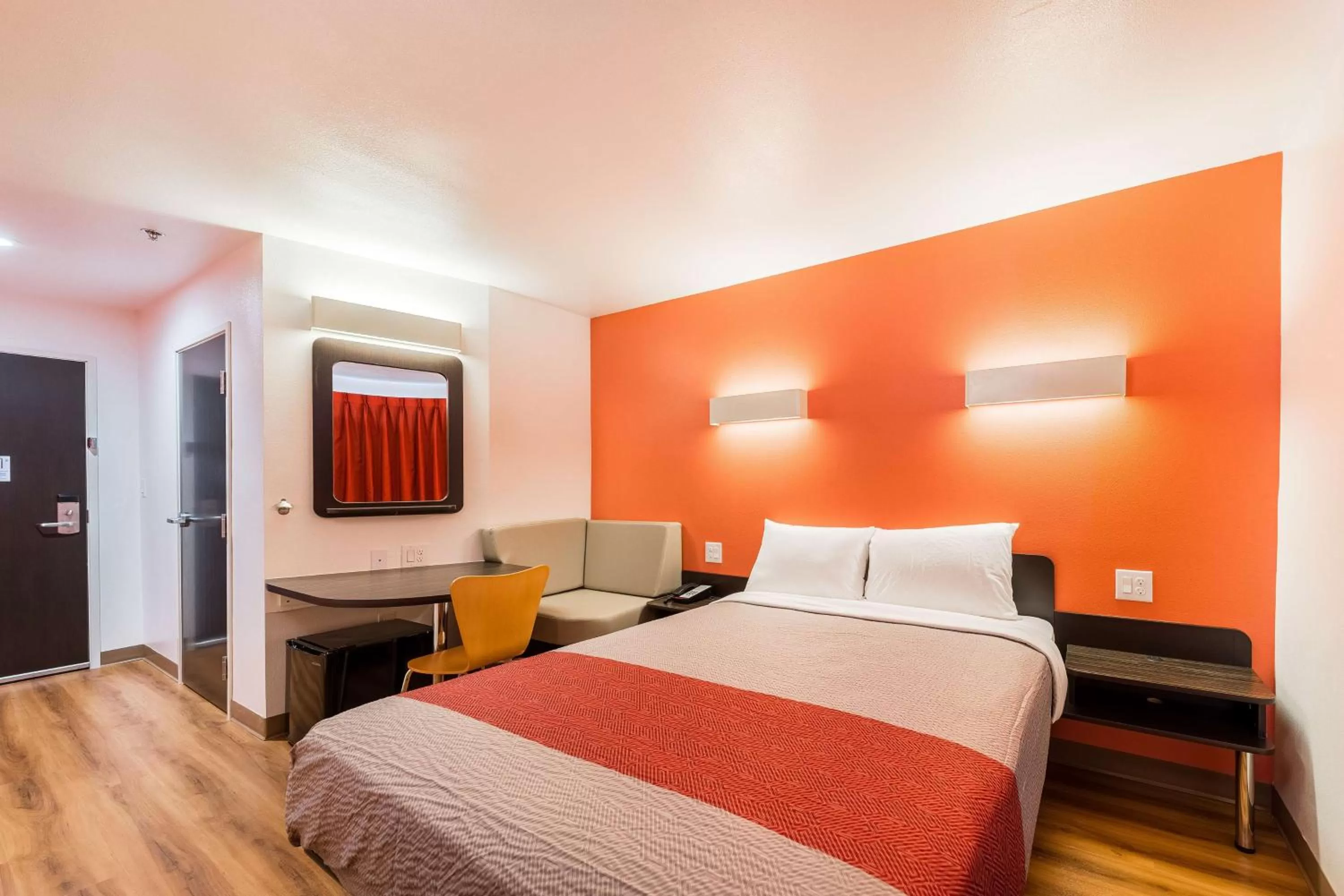 Photo of the whole room, Bed in Motel 6 Fort Worth, TX - North - Saginaw