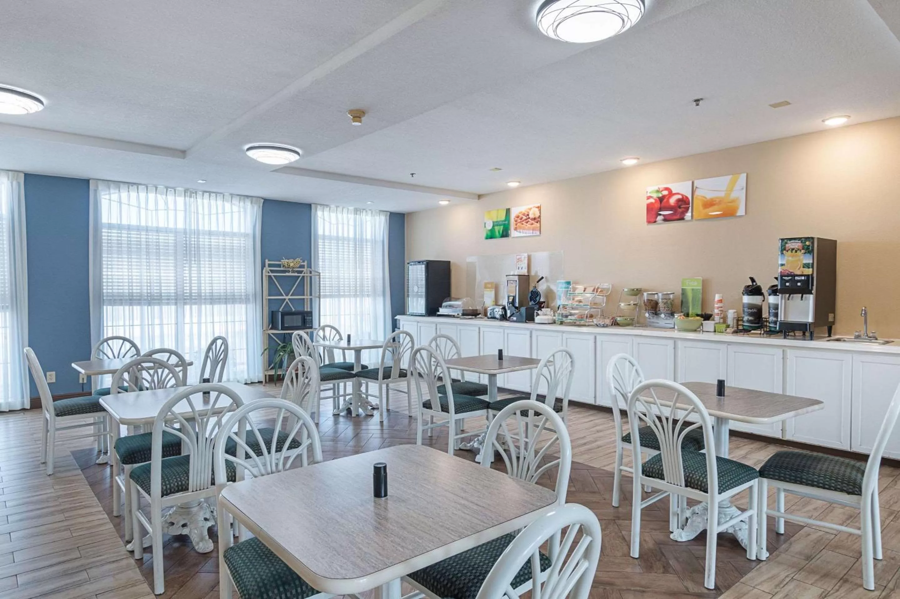 Restaurant/places to eat in Quality Suites Temple I-35