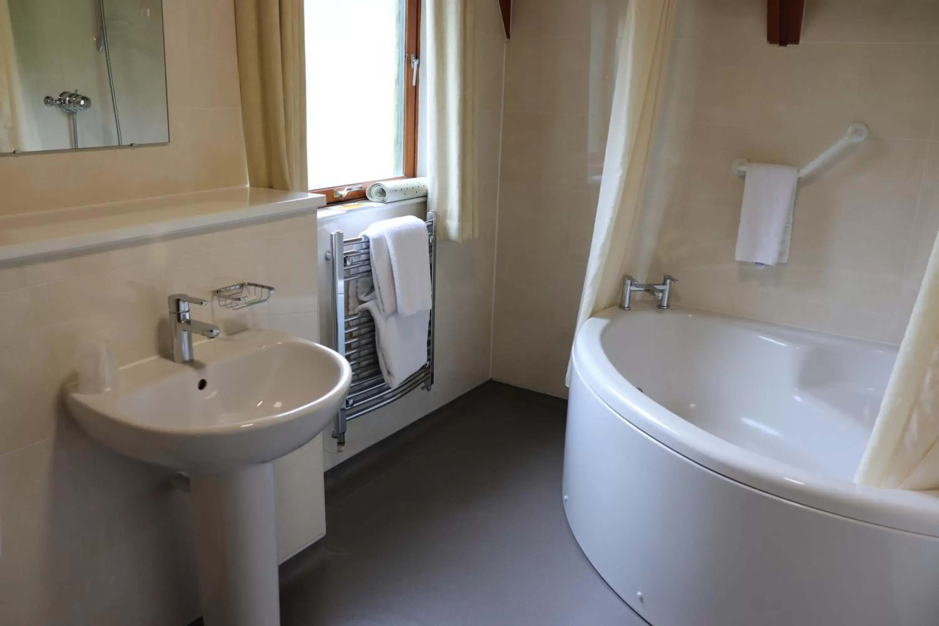 Bedroom, Bathroom in Rutland Hall Hotel