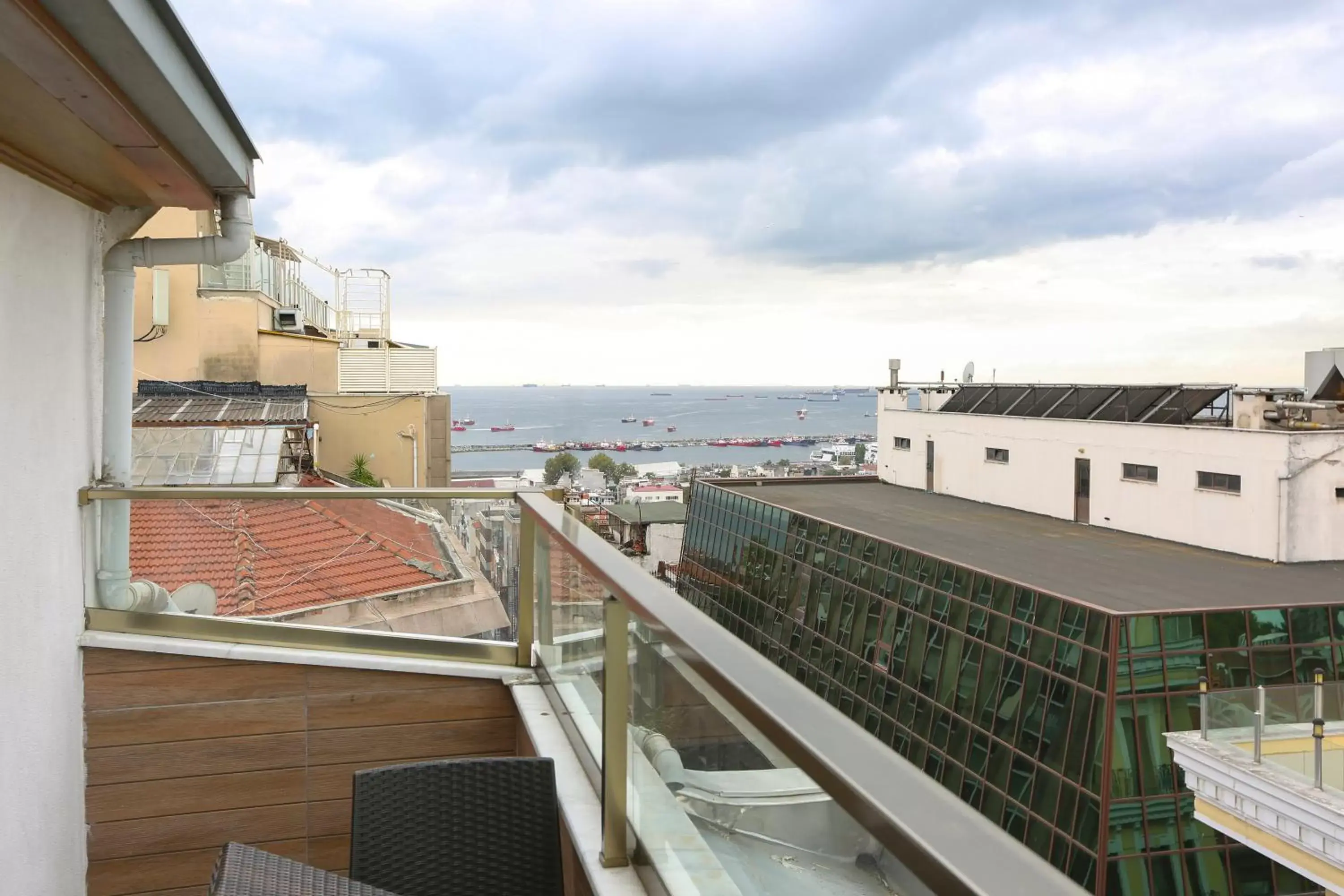 Balcony/Terrace in Alpinn Hotel Istanbul