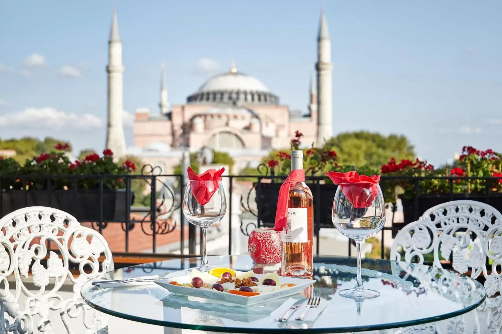 Restaurant/places to eat in Celal Sultan Hotel Special Class