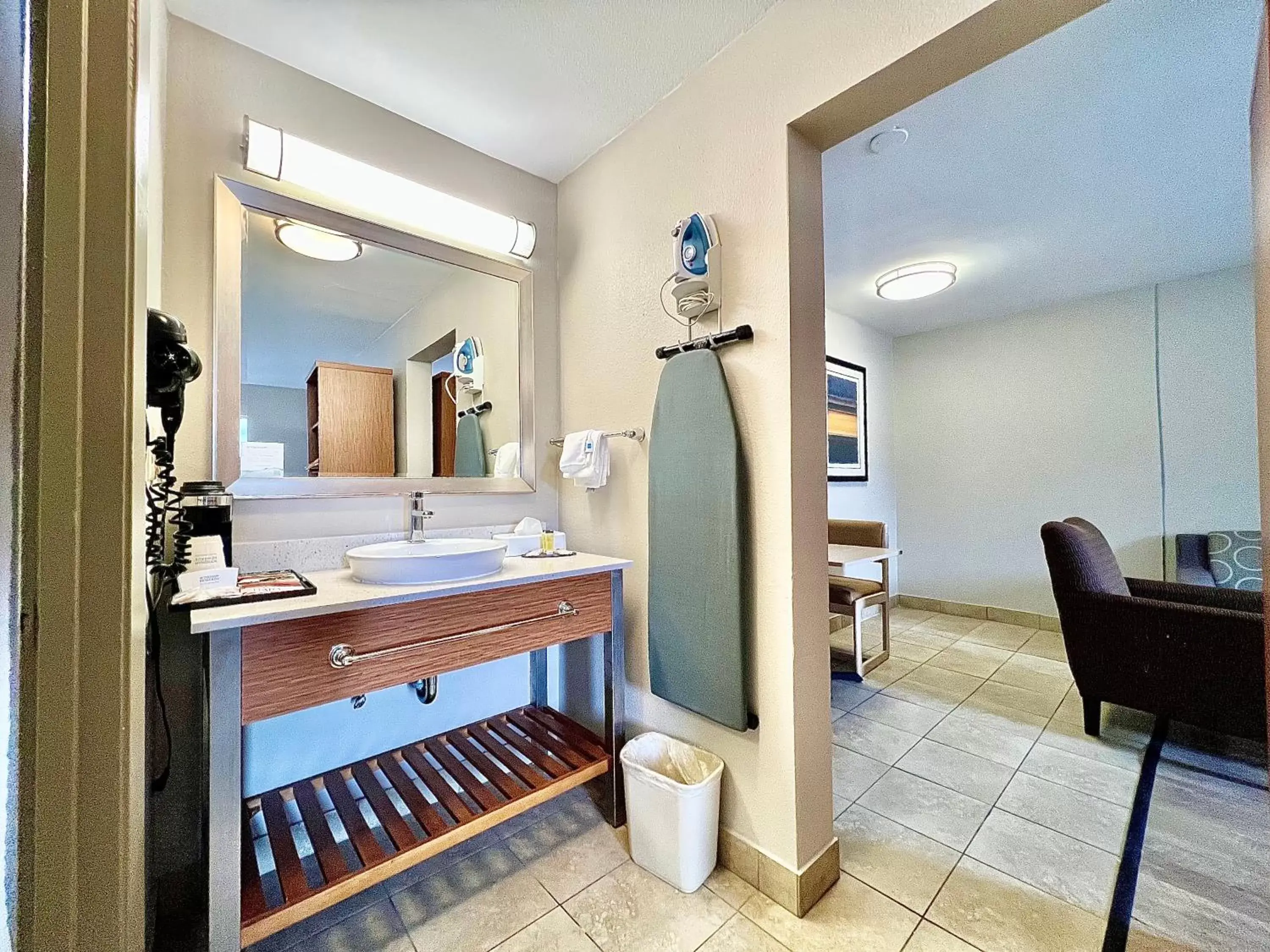 furniture, Bathroom in Days Inn & Suites by Wyndham Arlington Near Six Flags