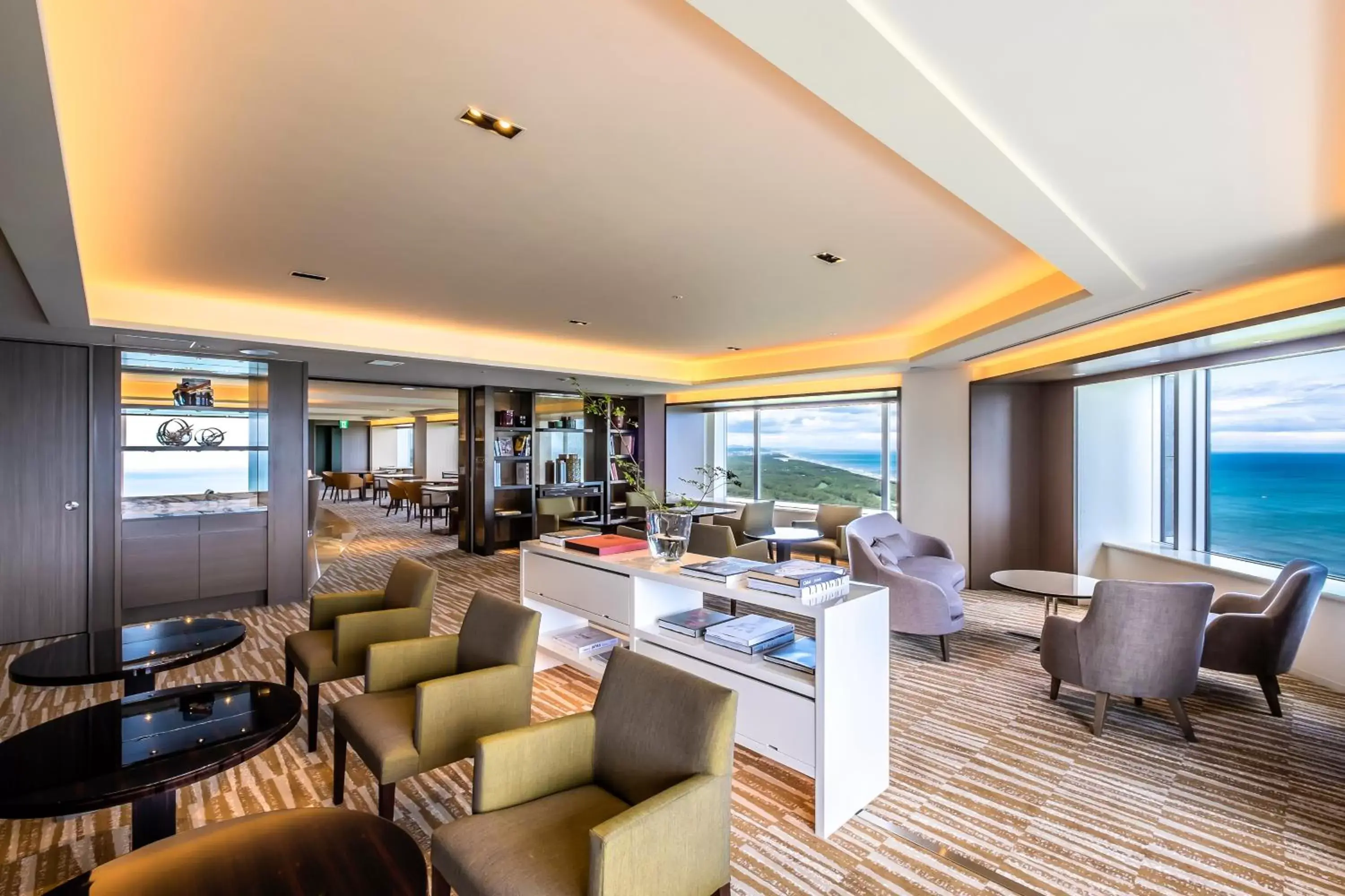 Lounge or bar, Restaurant/Places to Eat in Sheraton Grande Ocean Resort