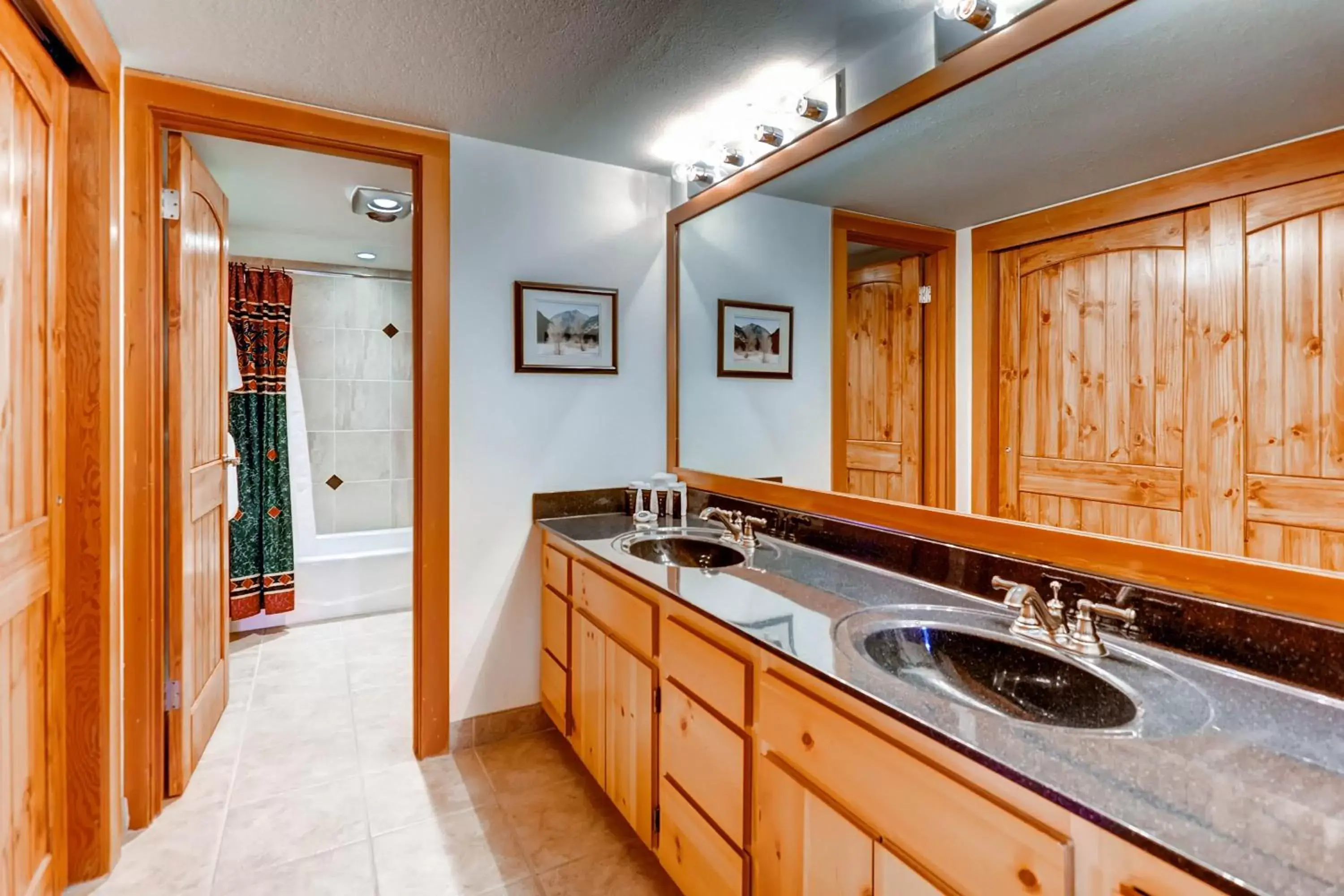 Kitchen/Kitchenette in Lakeside Village by Keystone Resort