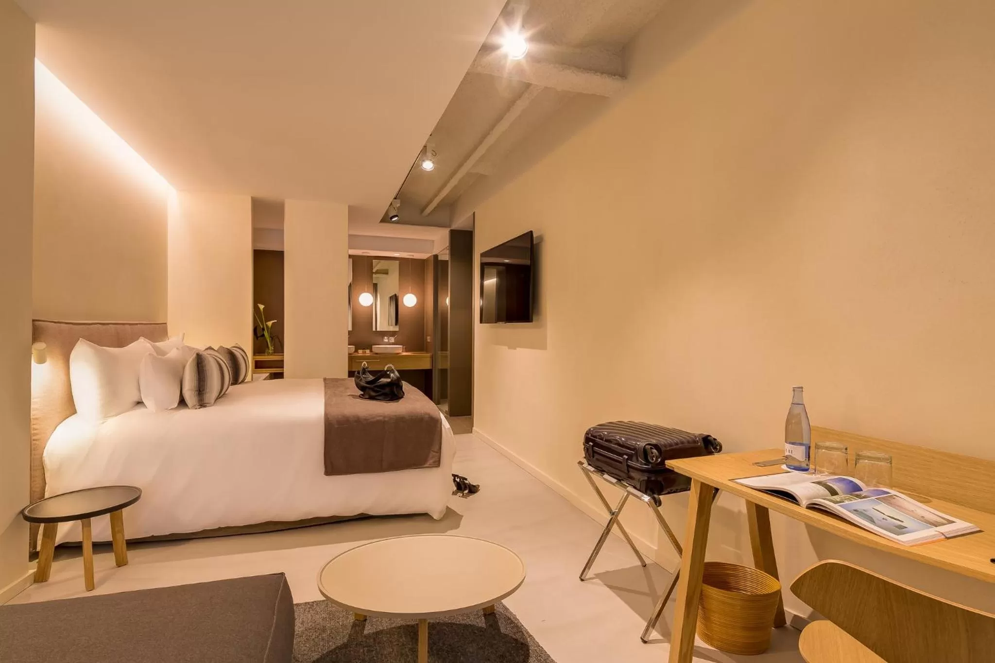 Photo of the whole room, Bed in Ohla Eixample