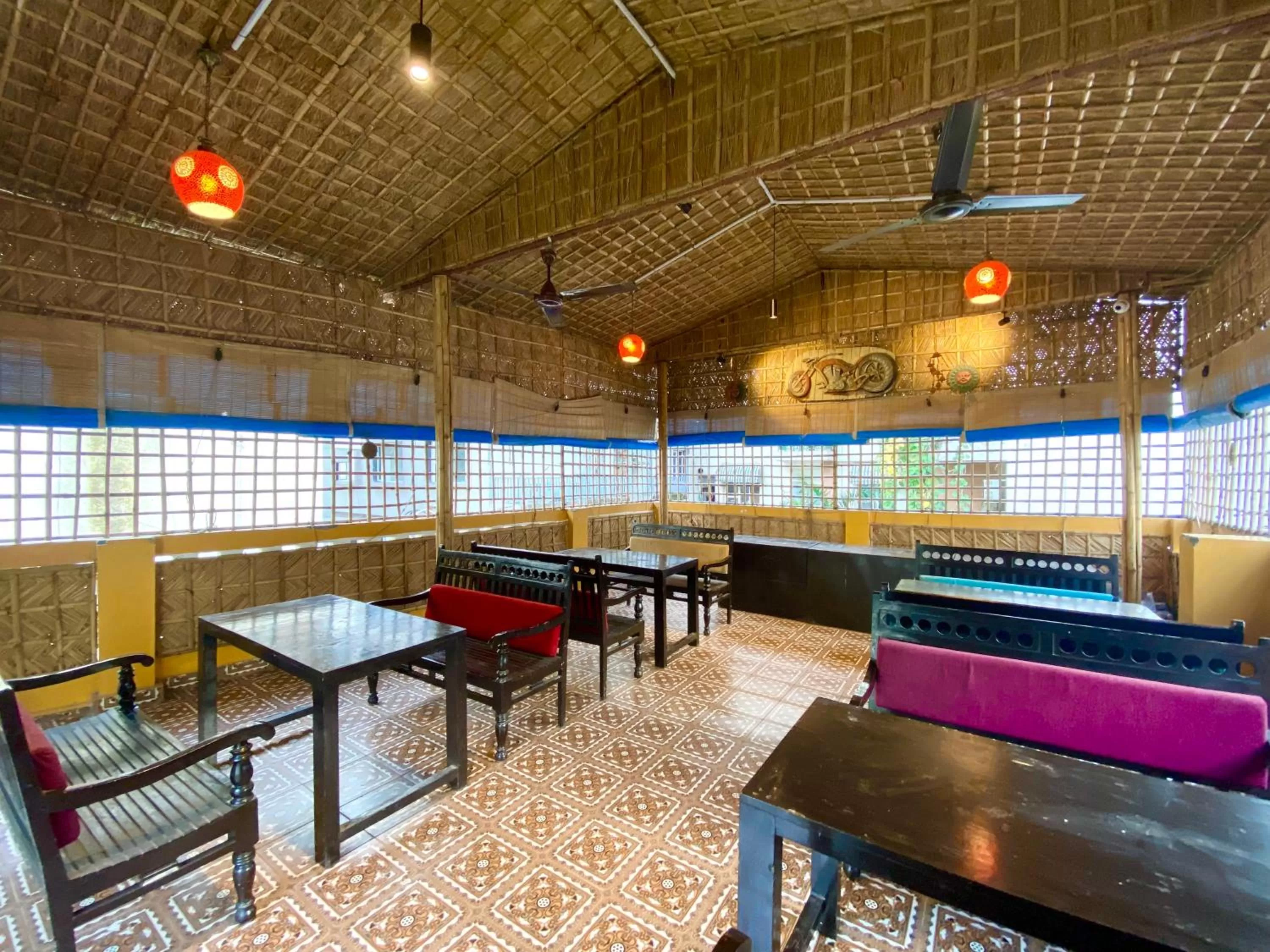 Restaurant/places to eat in Hotel Rishikesh Grand by Kool Stays