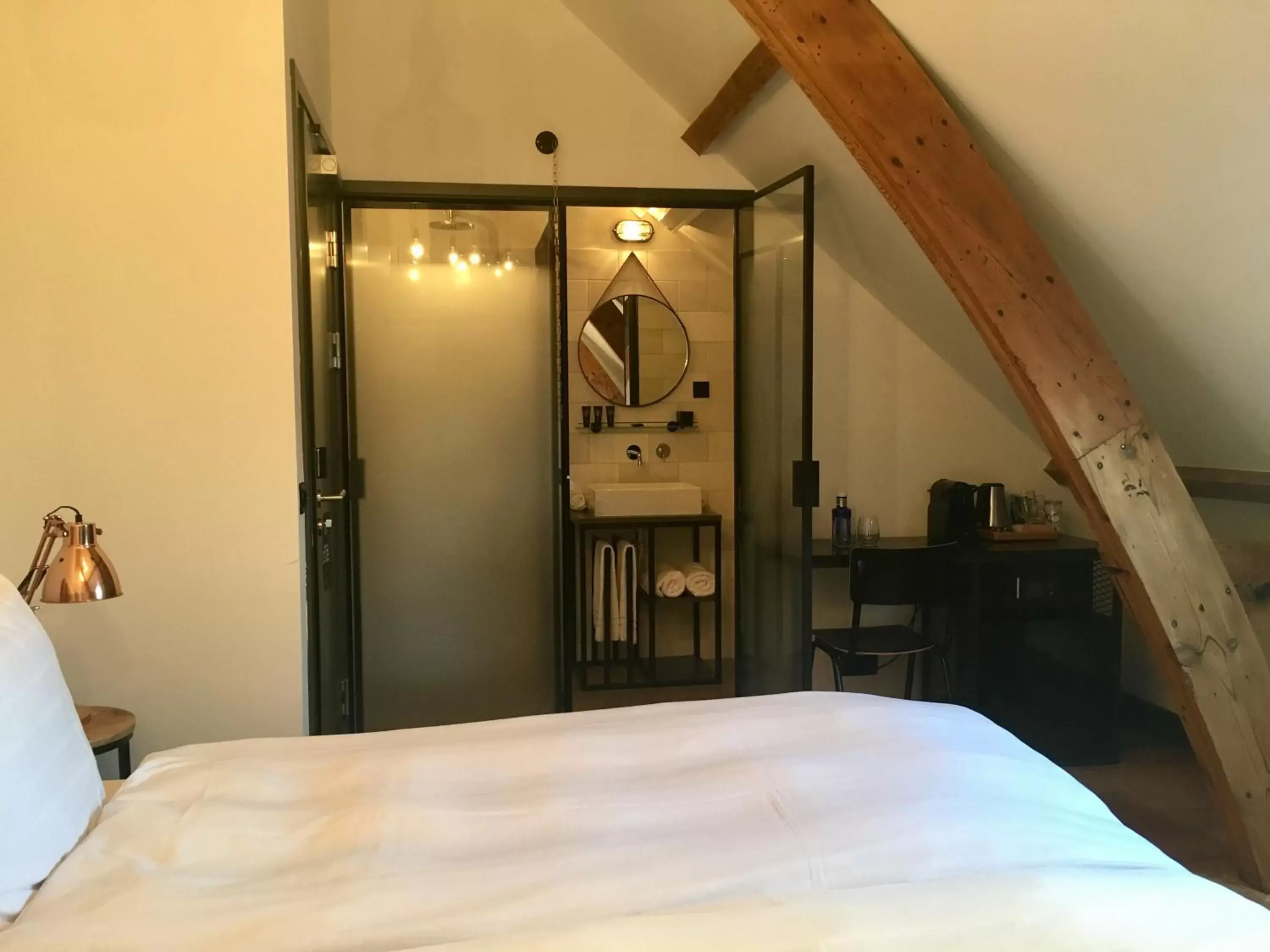 Bathroom, Bed in Boutique Hotel d'Oude Morsch