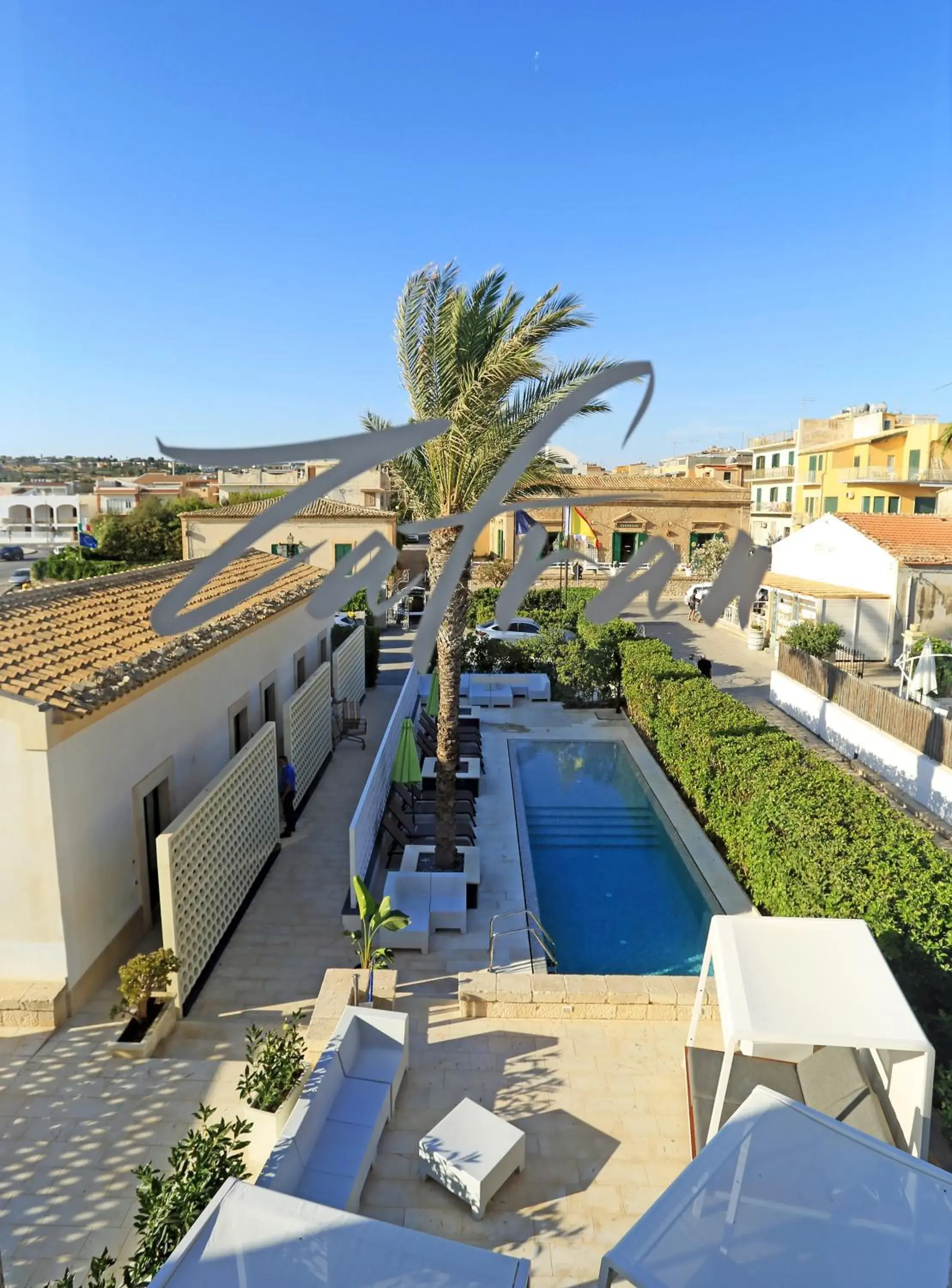 Swimming pool in Zafran Boutique Hotel