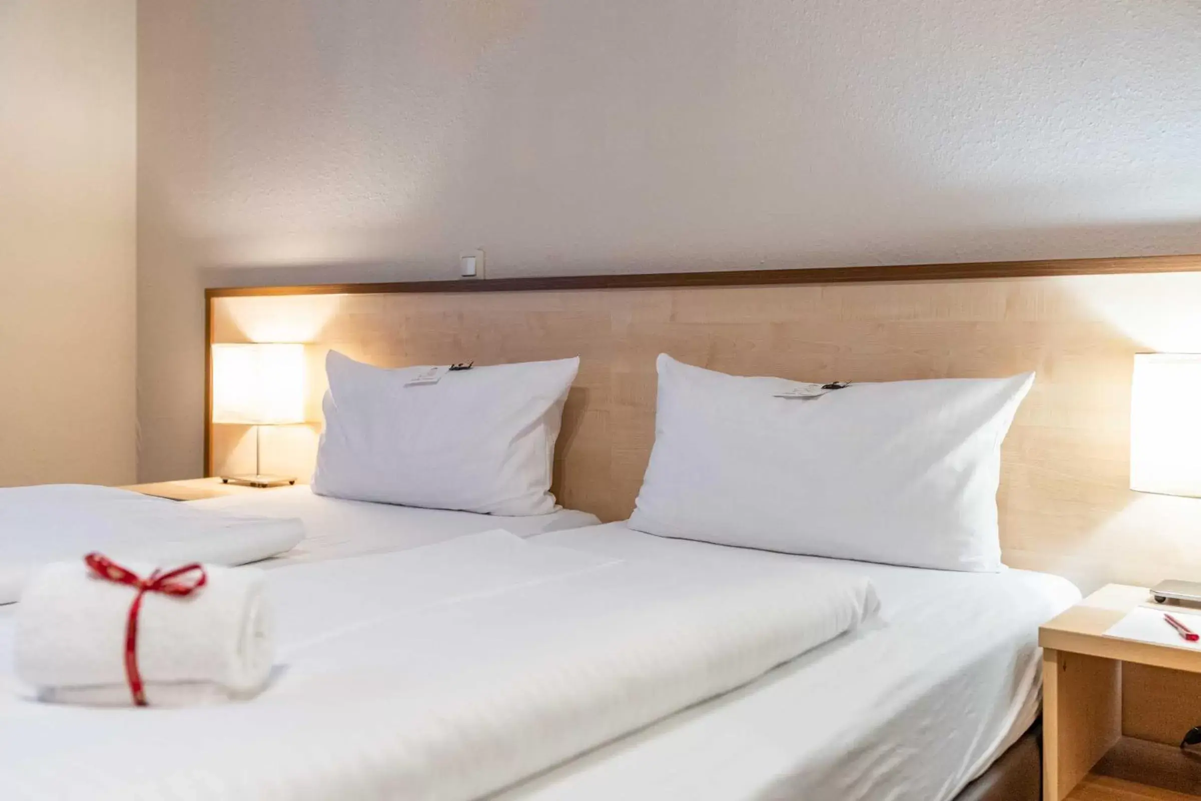 Bedroom, Bed in Hotel Astoria City Resort