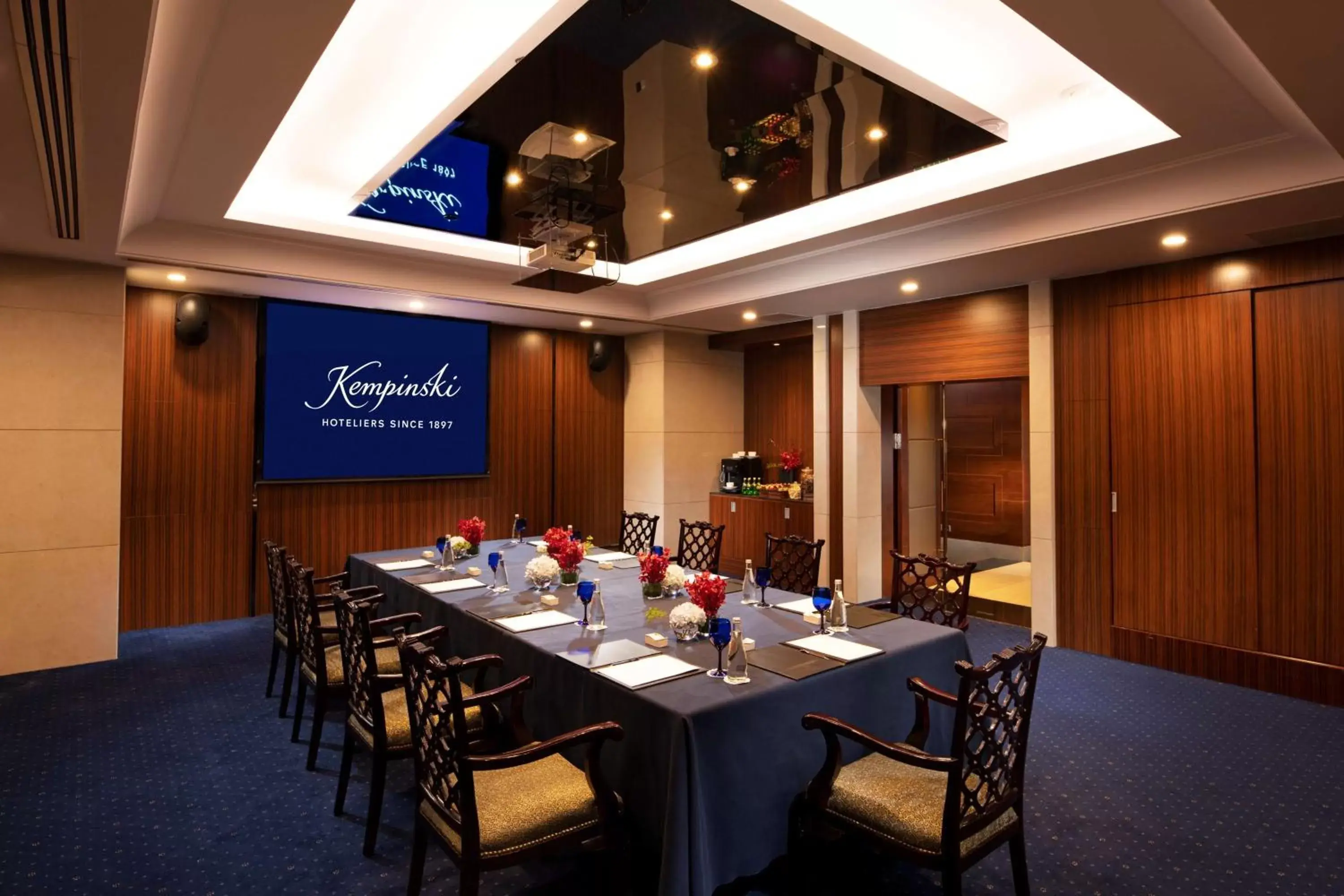 Meeting/conference room in Kempinski Hotel Beijing Yansha Center