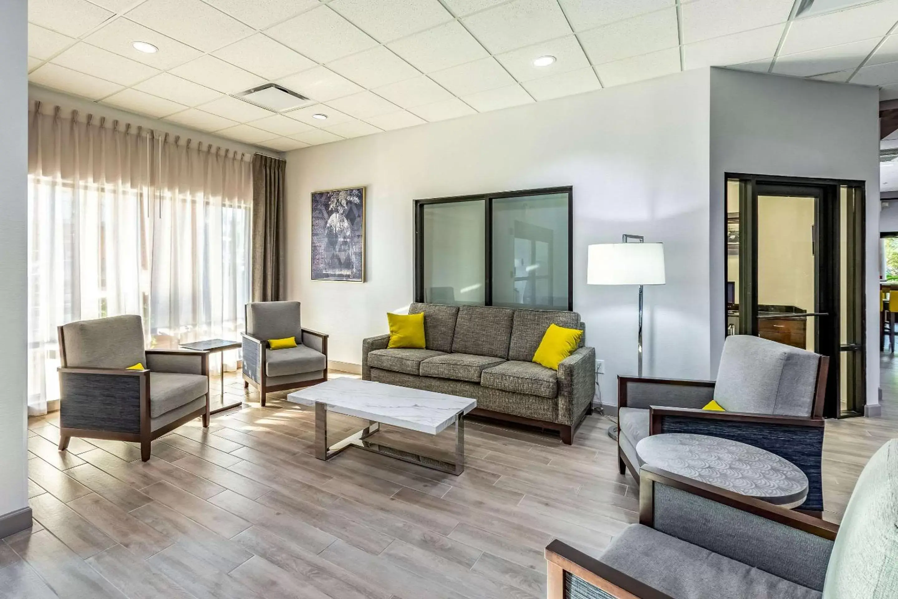 Lobby or reception, Seating Area in Holiday Inn Express & Suites Lexington, an IHG Hotel