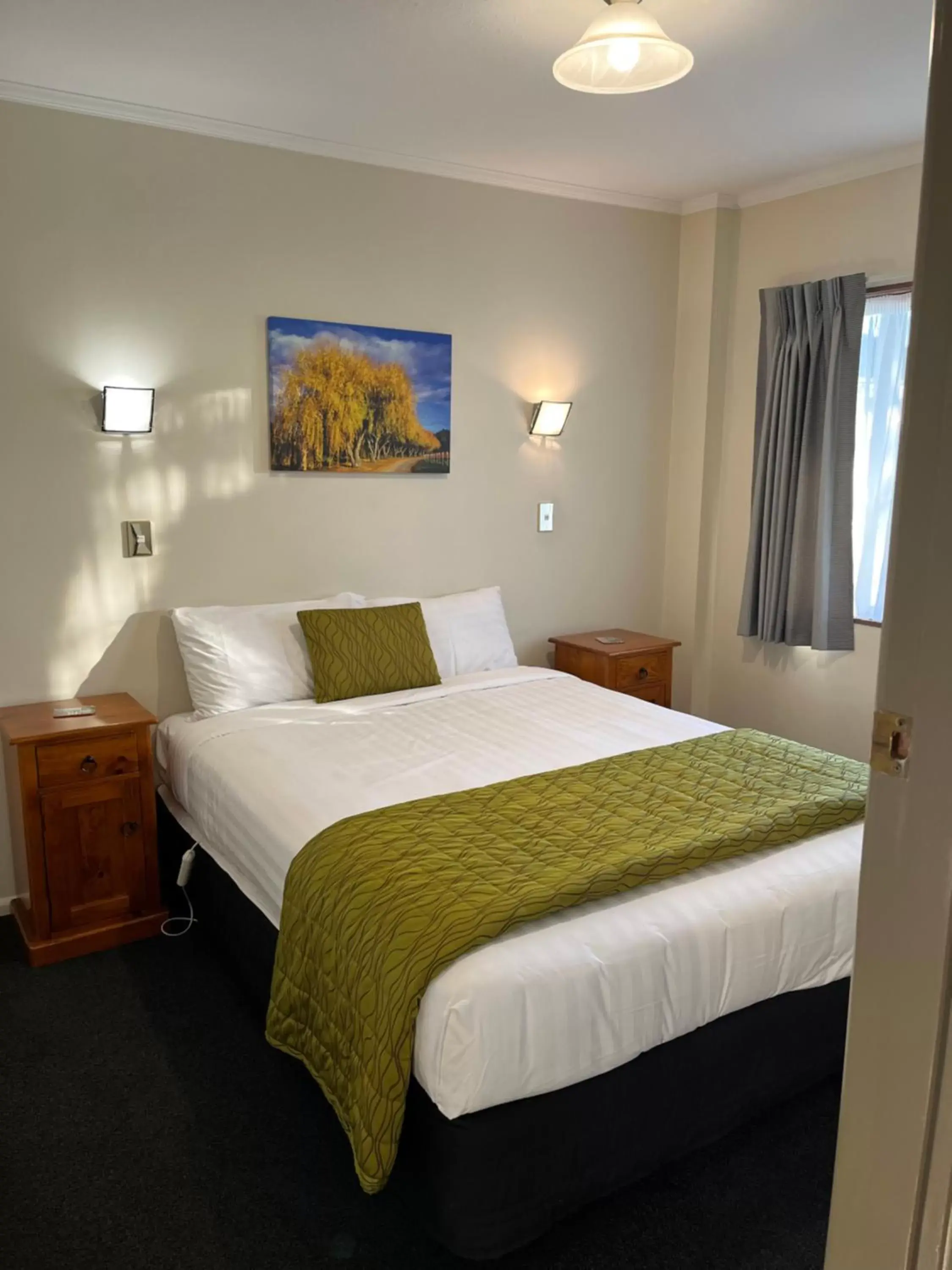 Bedroom, Bed in Parklands Motor Lodge