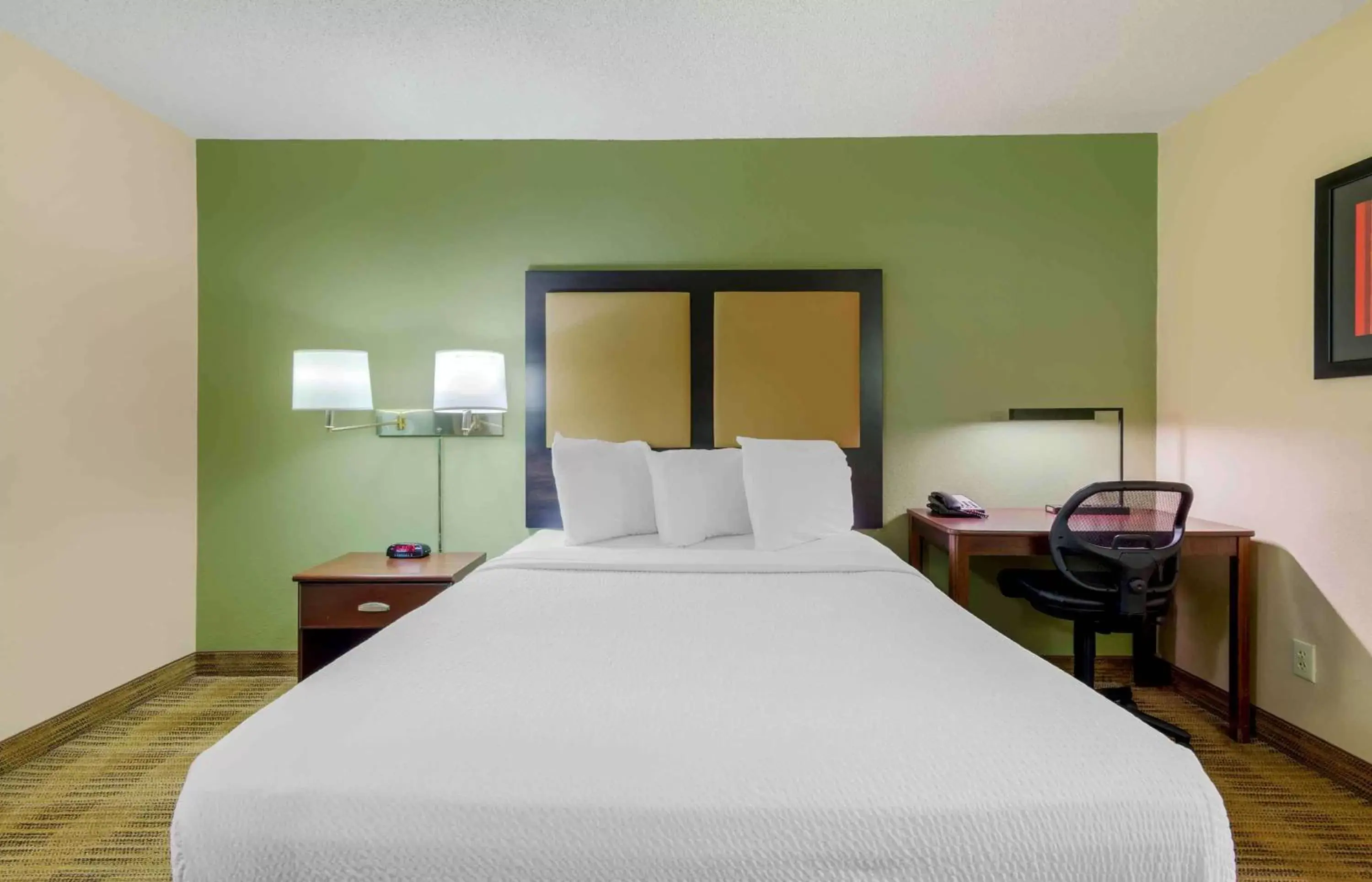 Queen studio with 1 Queen Bed - Disability Access/Non-Smoking in Extended Stay America Select Suites - Atlanta - Alpharetta - Rock Mill Rd Queen studio with 1 Queen Bed - Disability Access/Non-Smoking in Extended Stay America Select Suites - Atlanta - Alpharetta - Rock Mill Rd