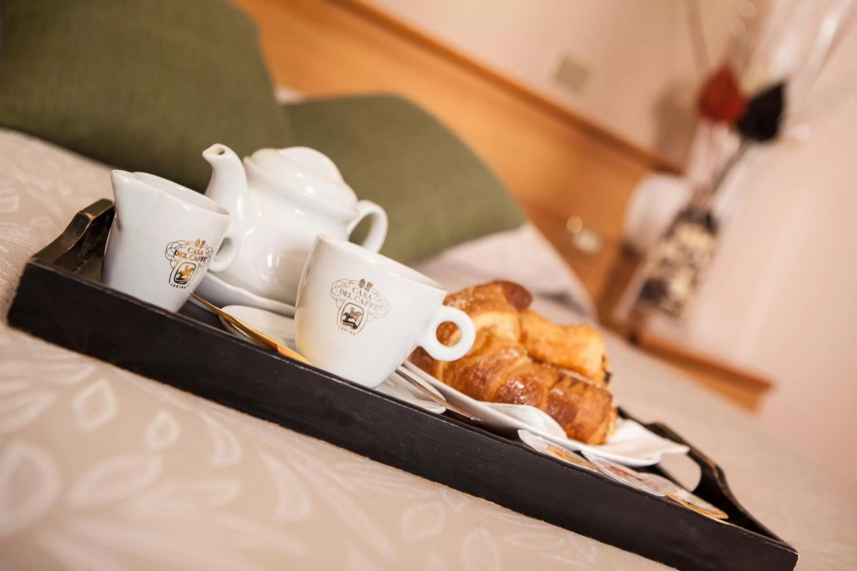 Breakfast, Bed in Hotel Adriano