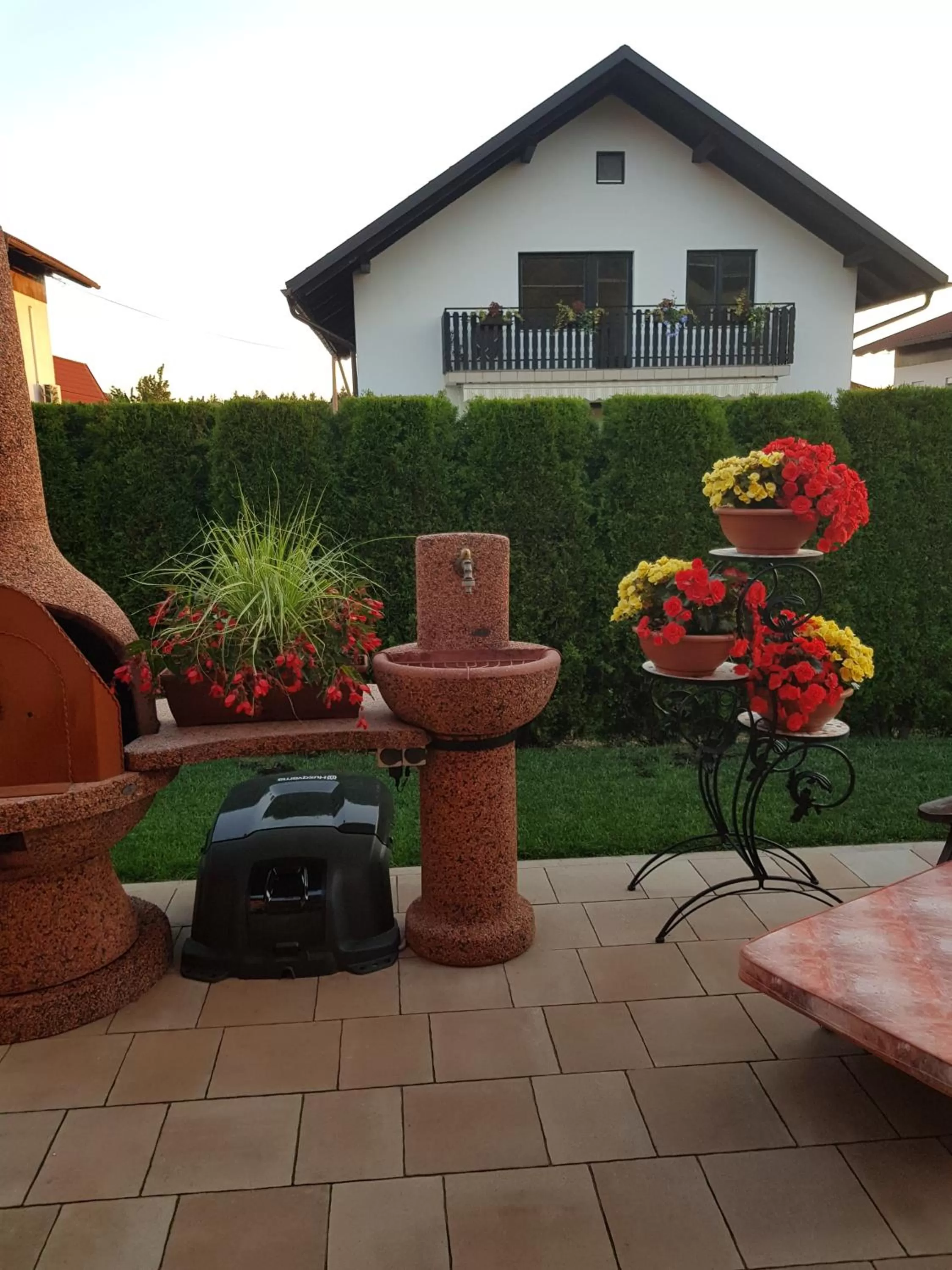 Property Building in Rooms Beros