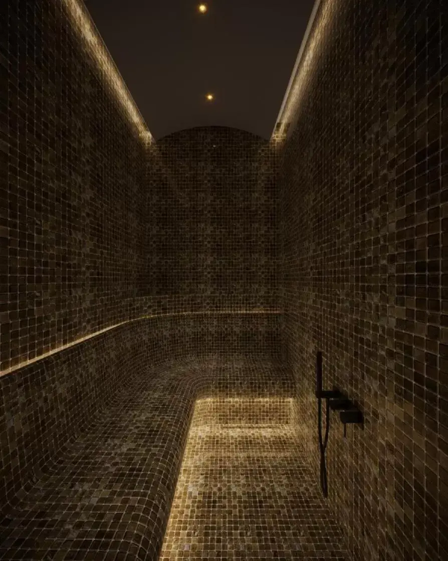 Spa and wellness centre/facilities in Golden Royal Hotel Spa and wellness centre/facilities in Golden Royal Hotel