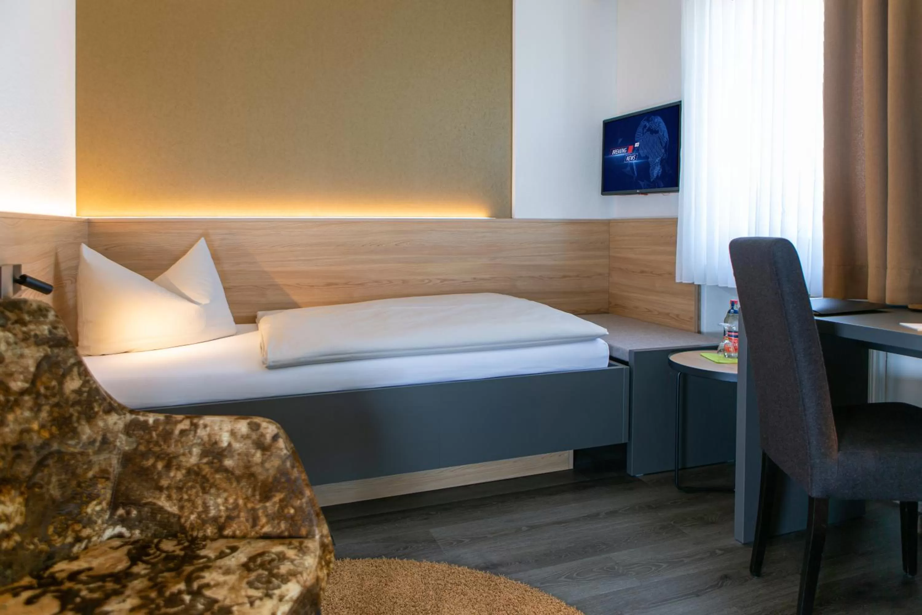 Photo of the whole room, Bed in Hotel-Restaurant Bierhäusle