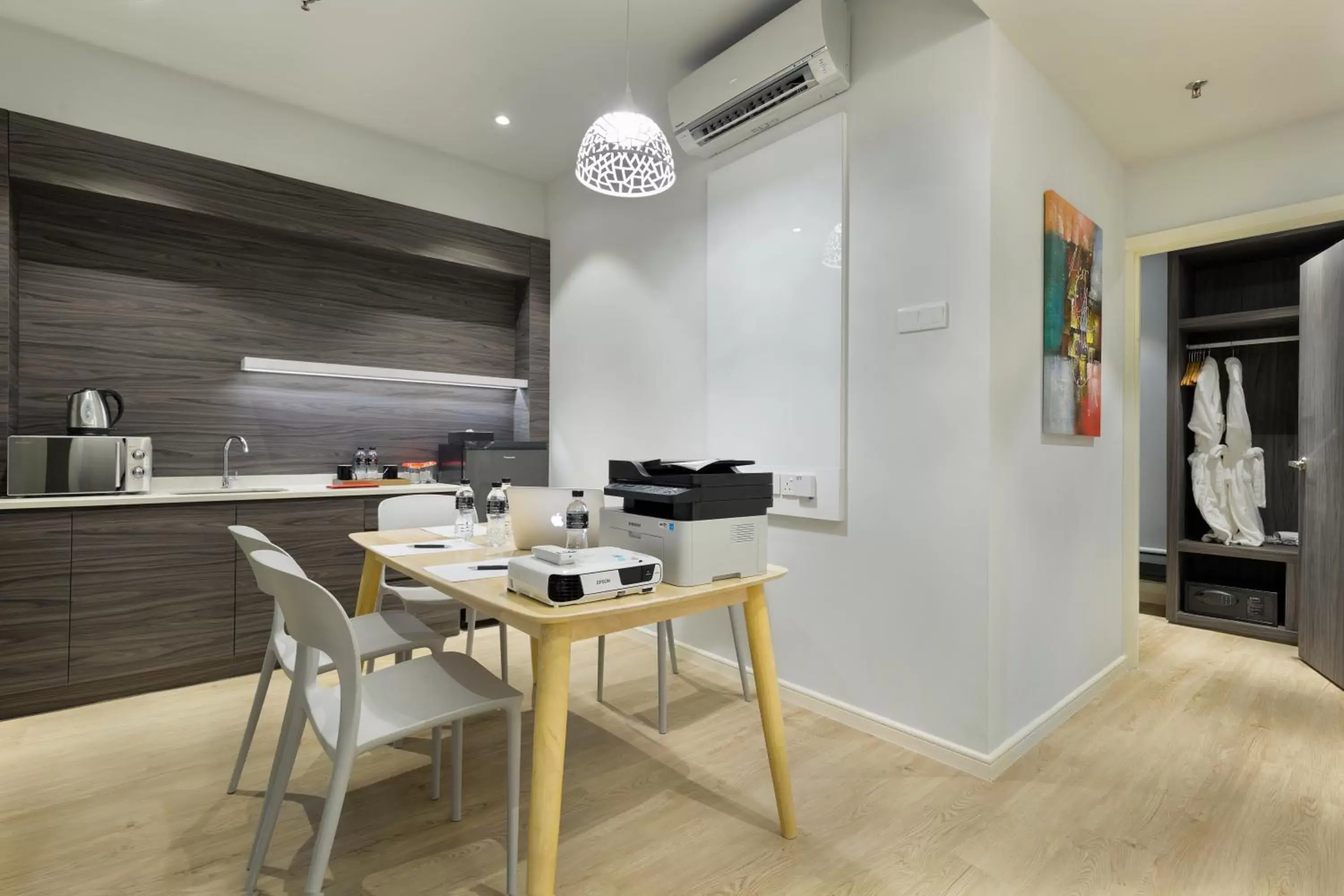 TV and multimedia, Dining Area in The Granite Luxury Hotel Penang