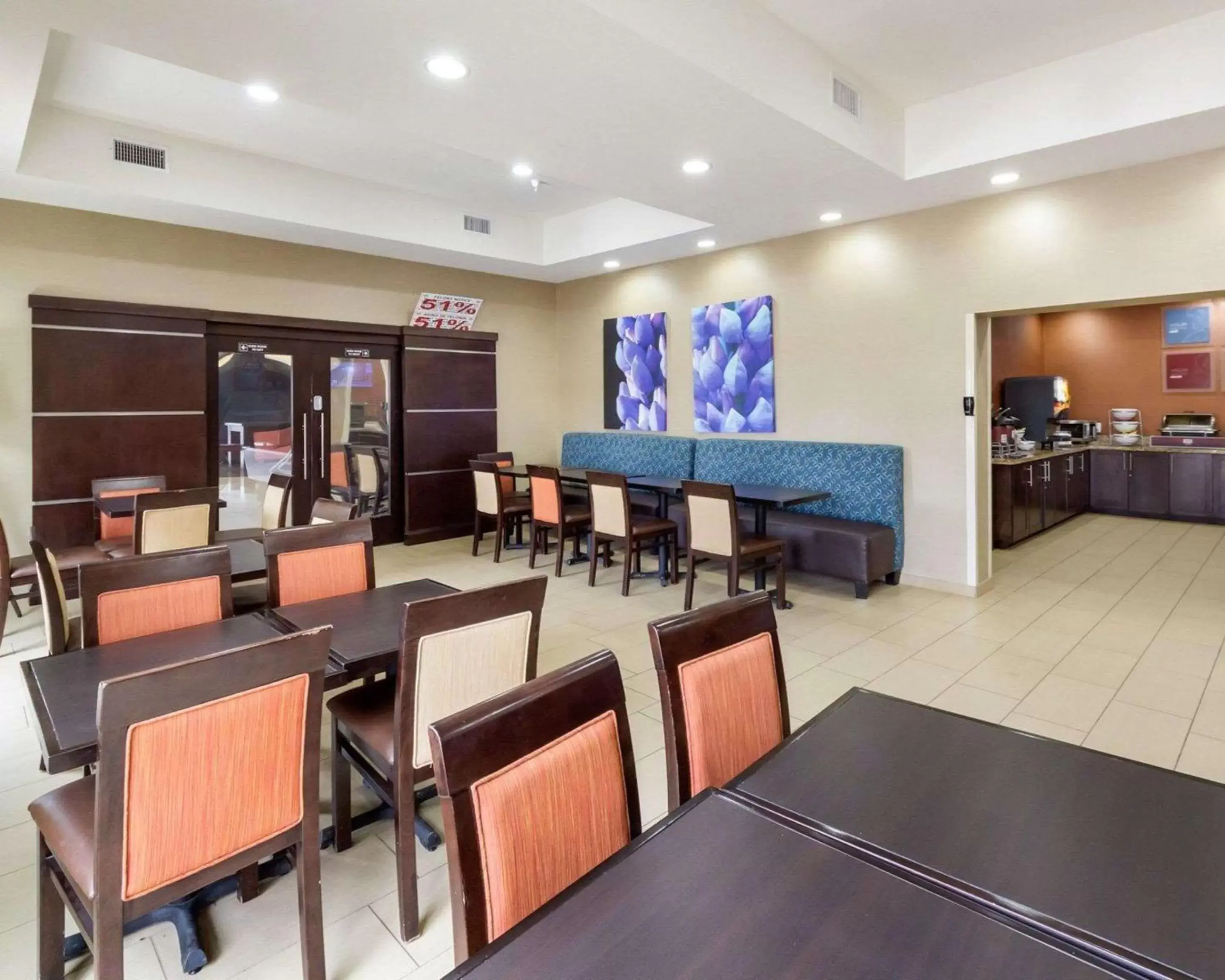 Restaurant/places to eat in Comfort Suites Cotulla near I-35