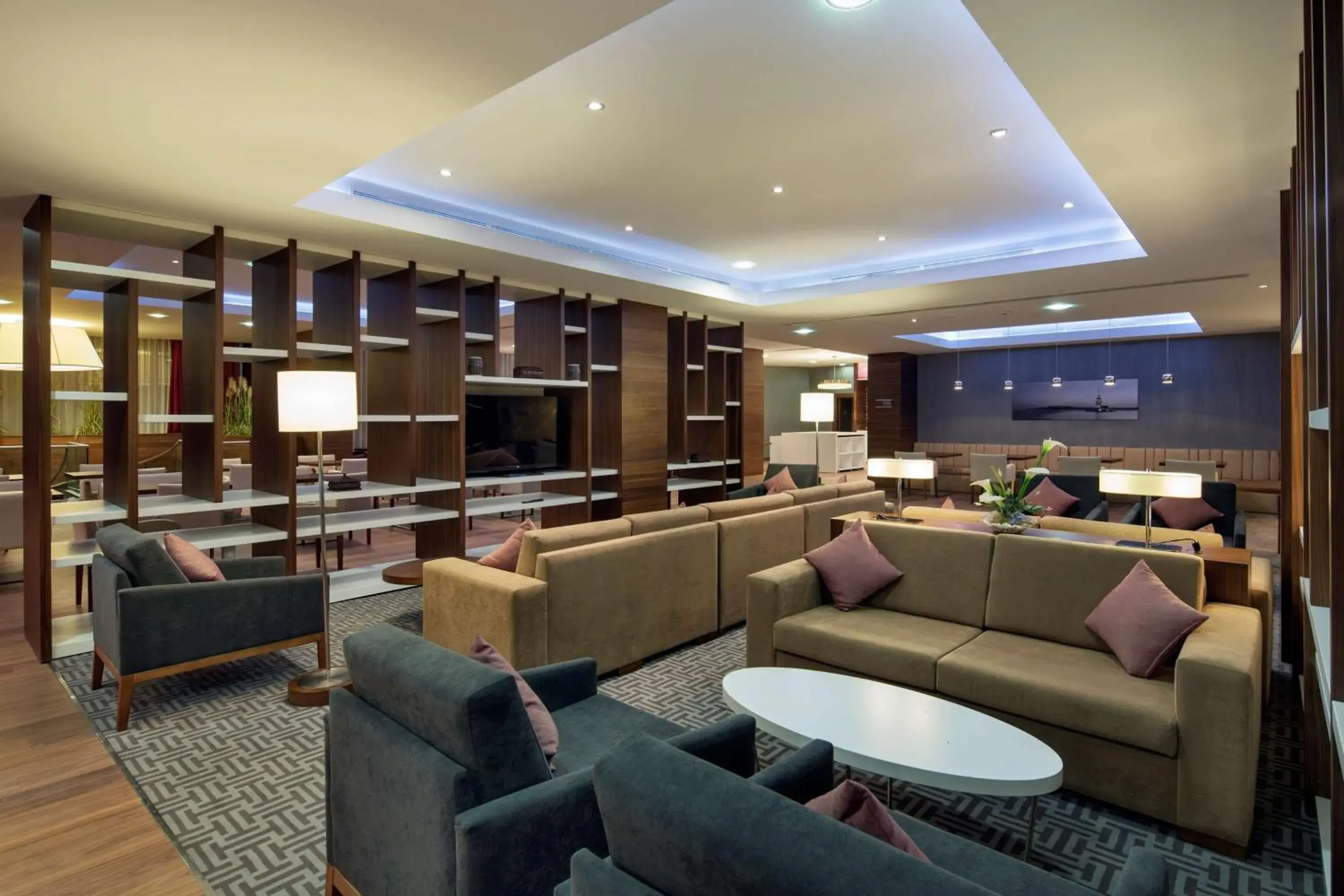 Lobby or reception, Lounge/Bar in Hampton by Hilton Istanbul Kayasehir