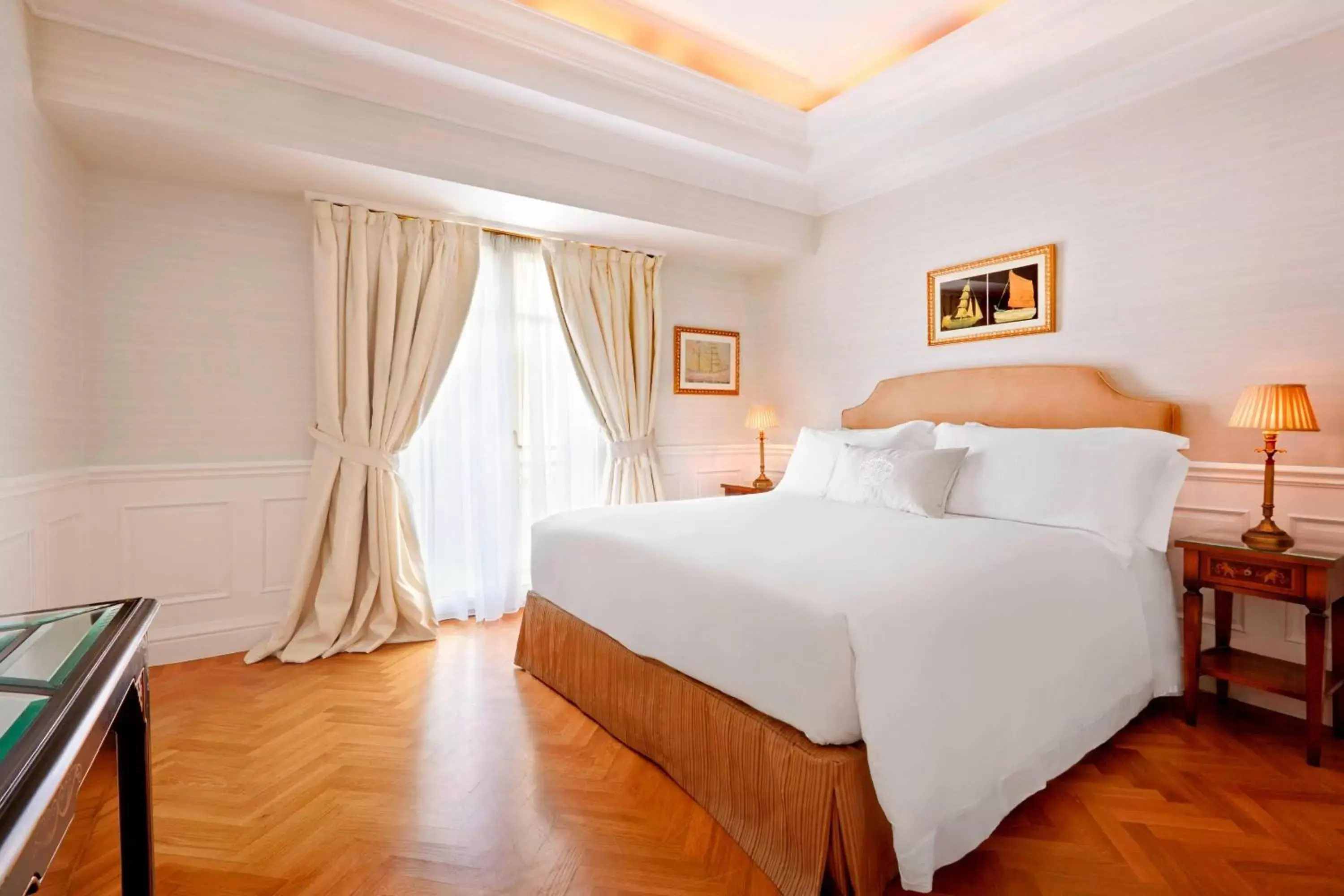 Bedroom, Bed in King George, a Luxury Collection Hotel, Athens