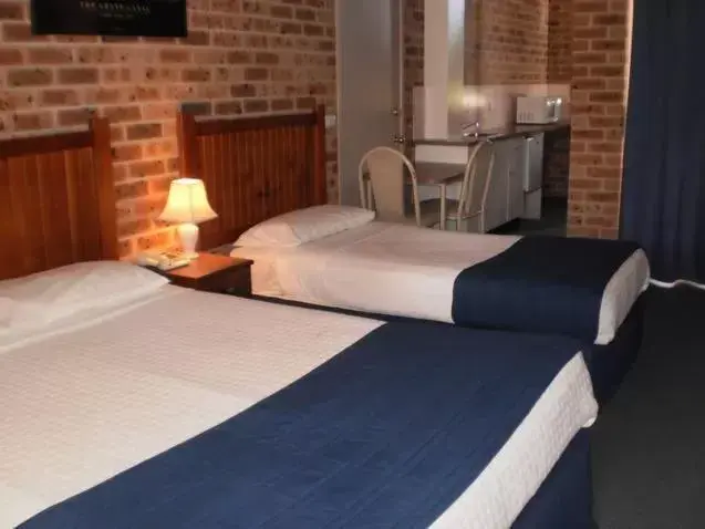 Bed in Lake Haven Motor Inn Bed in Lake Haven Motor Inn