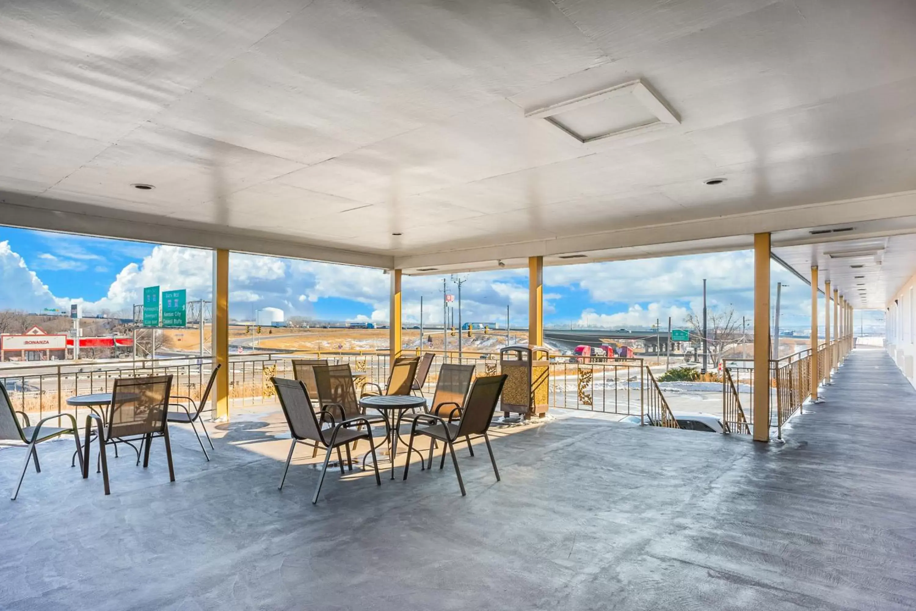 Property building in Red Roof Inn Des Moines Property building in Red Roof Inn Des Moines