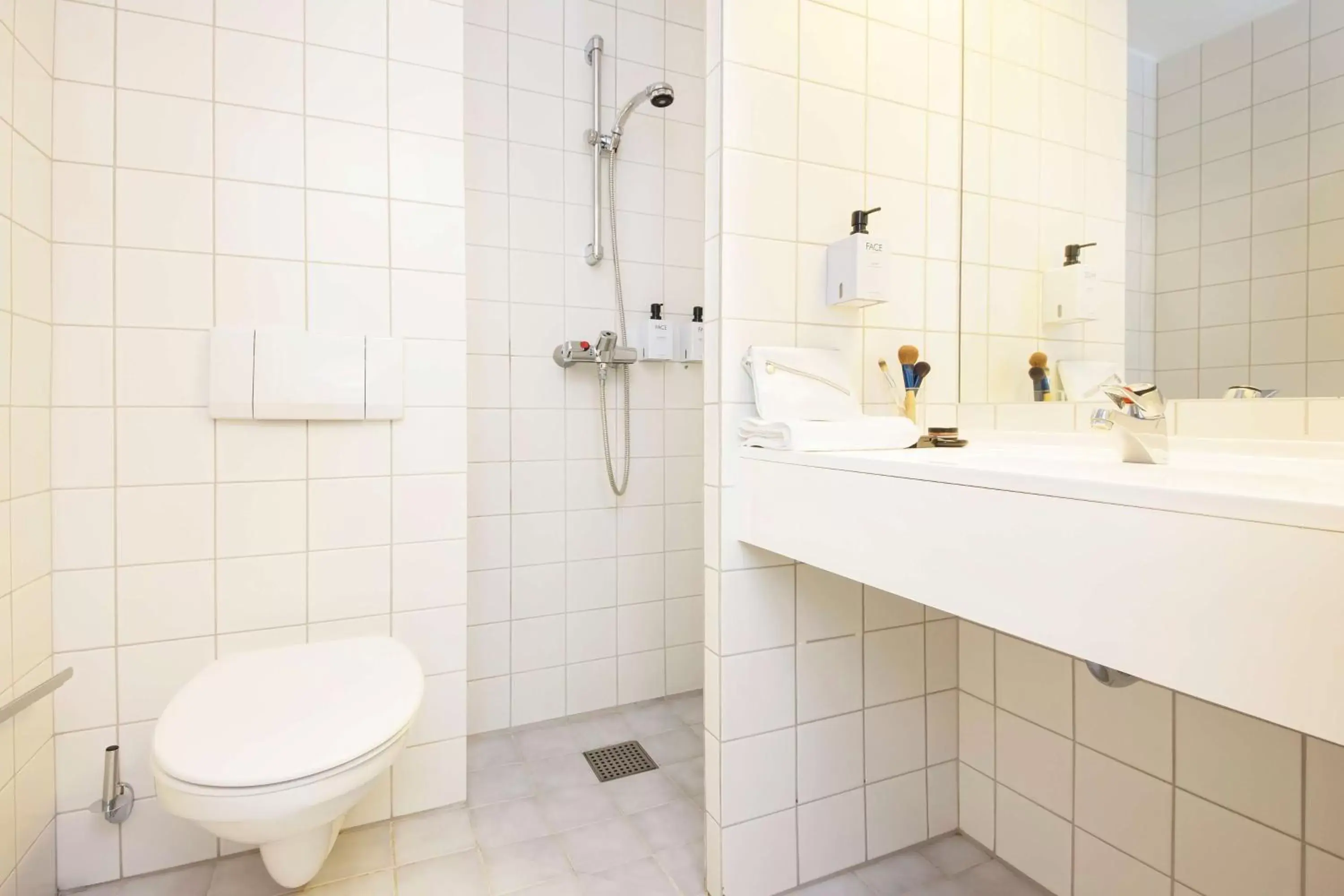 Bathroom in Scandic Bryggen