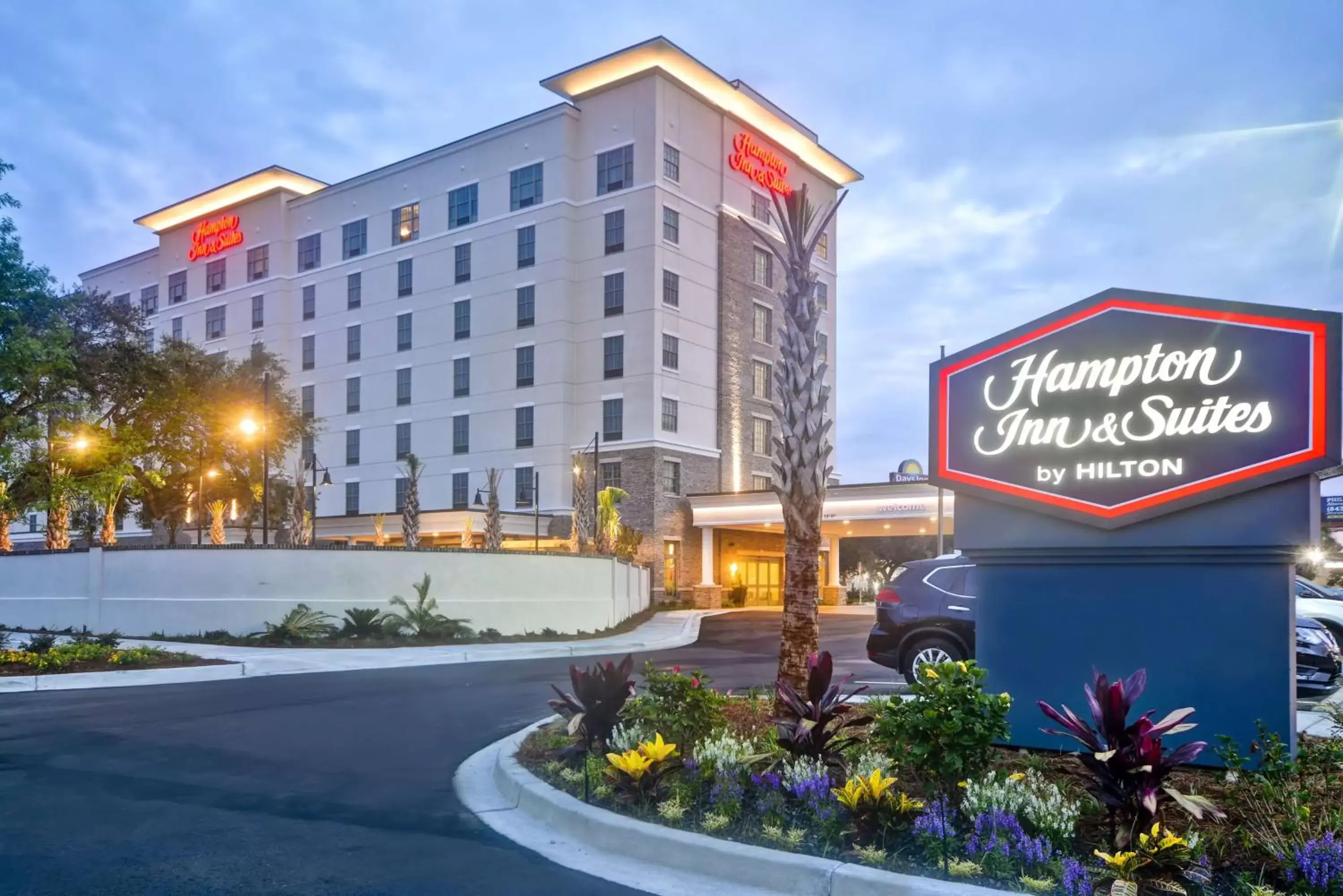 Property building, Property Logo/Sign in Hampton Inn & Suites Charleston Airport