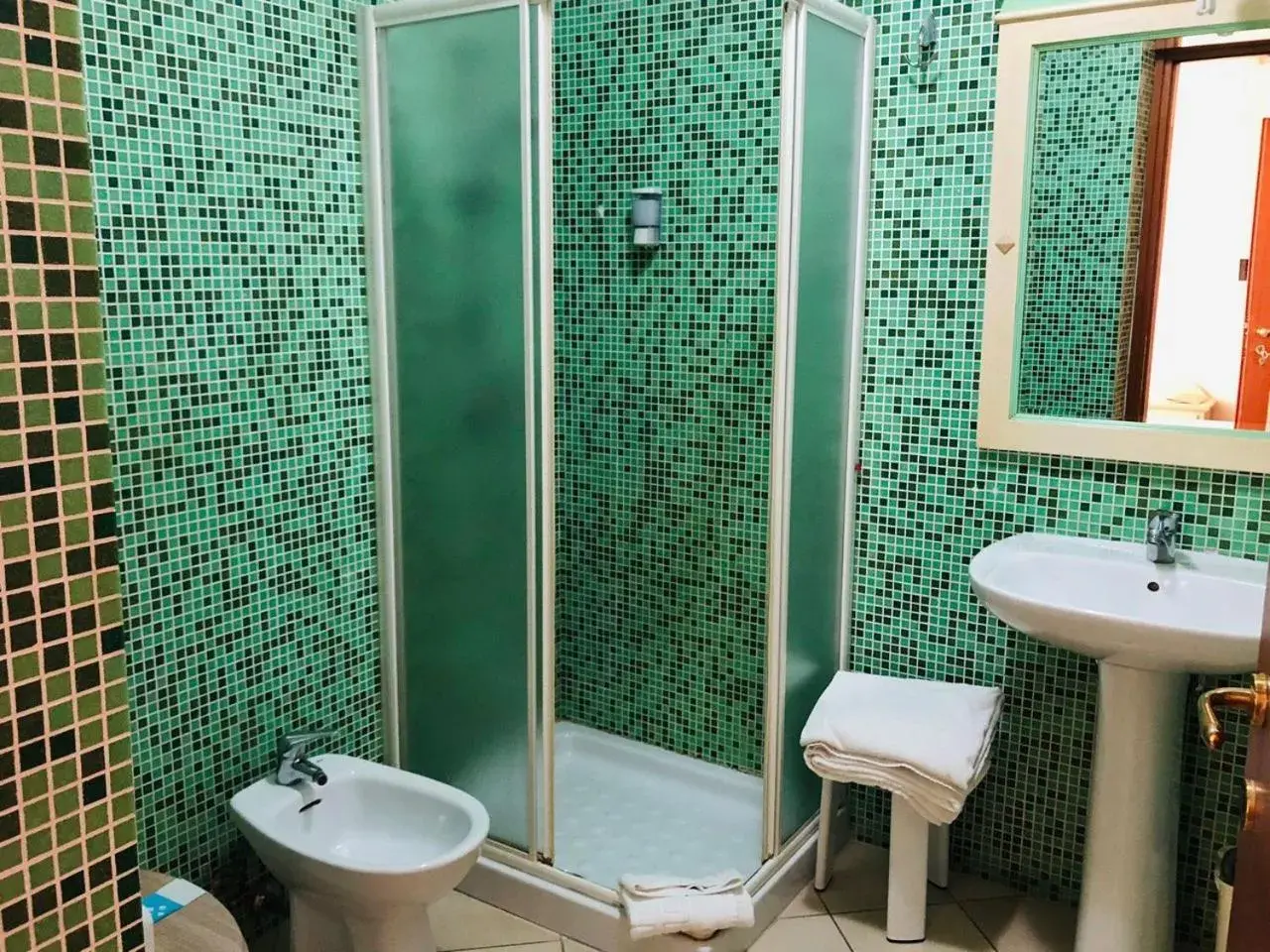 Shower, Bathroom in Hotel Villabella