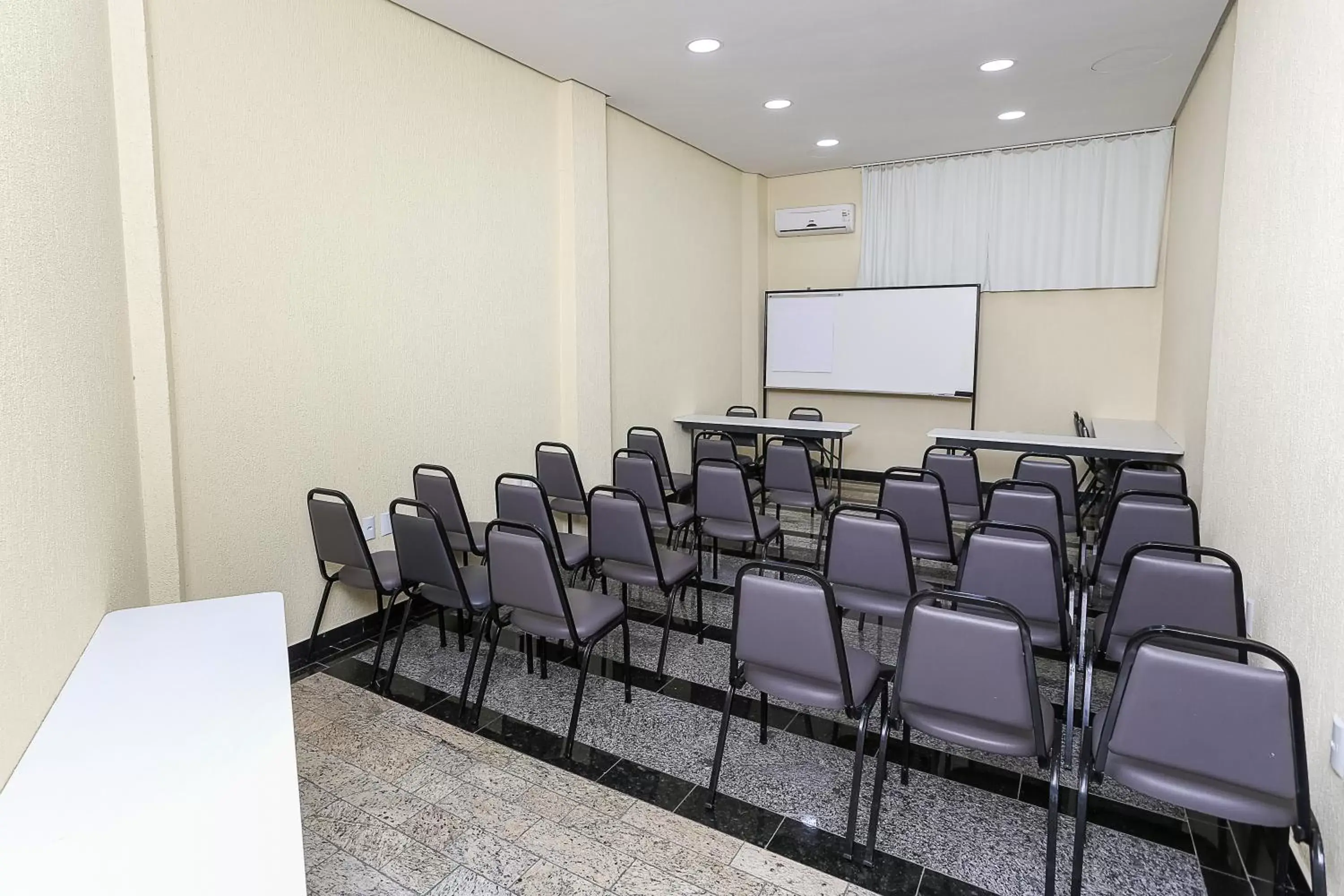 Meeting/conference room in Hotel Express São Leopoldo