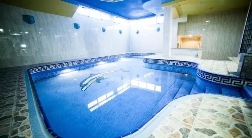 , Swimming Pool in Hotel Real de Castilla