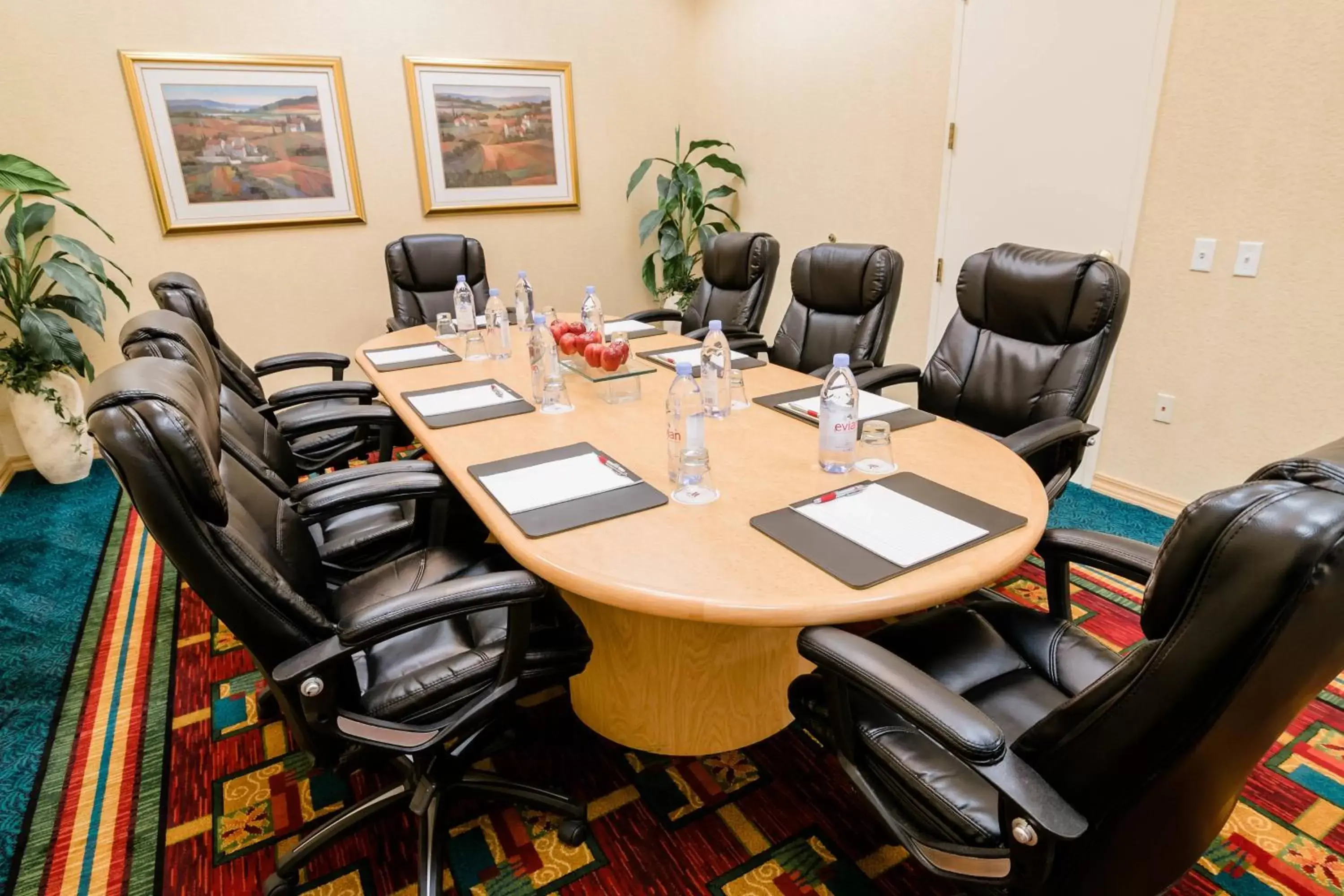 Meeting/conference room in Anaheim Marriott Suites