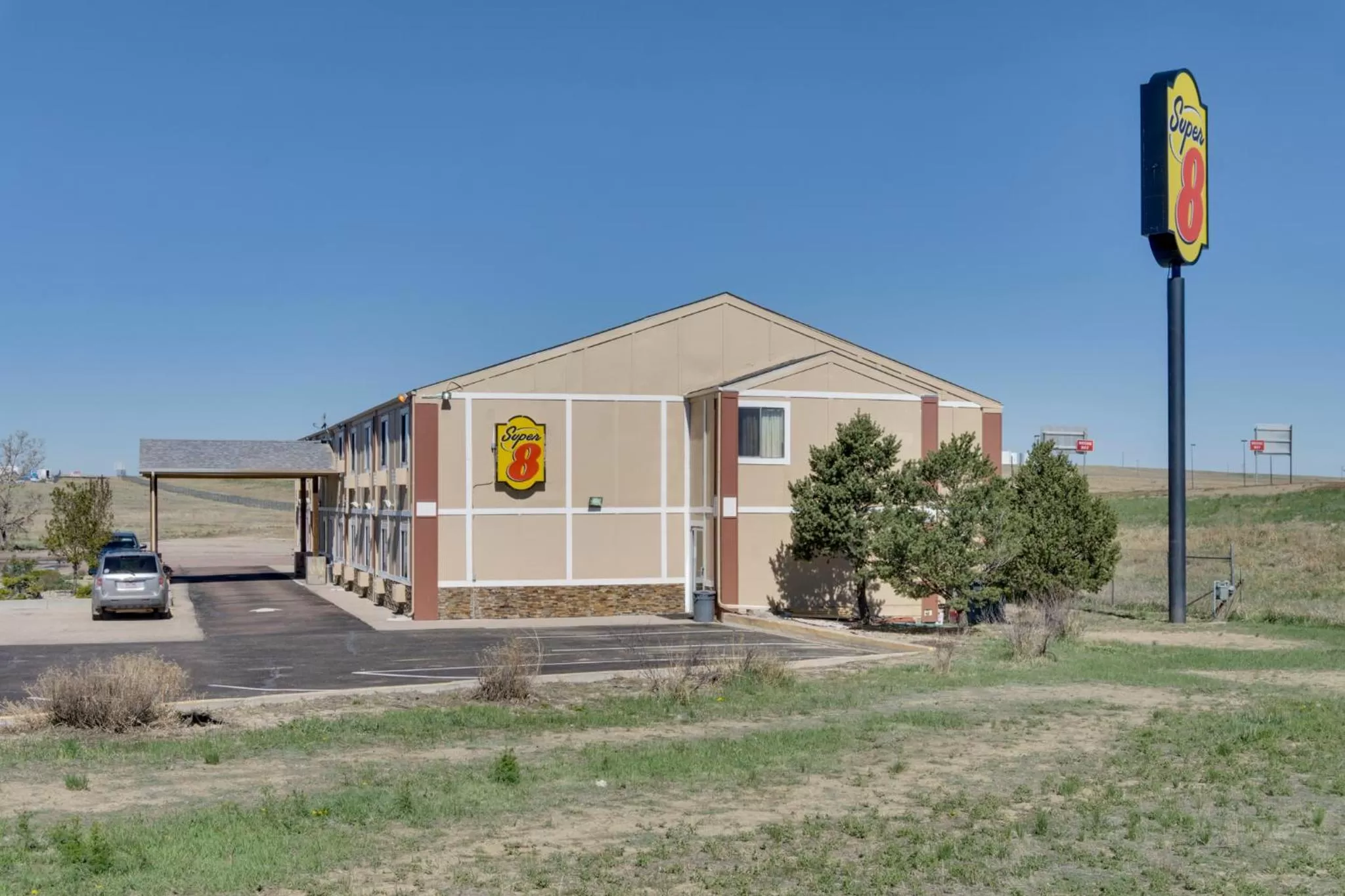 Super 8 by Wyndham Limon